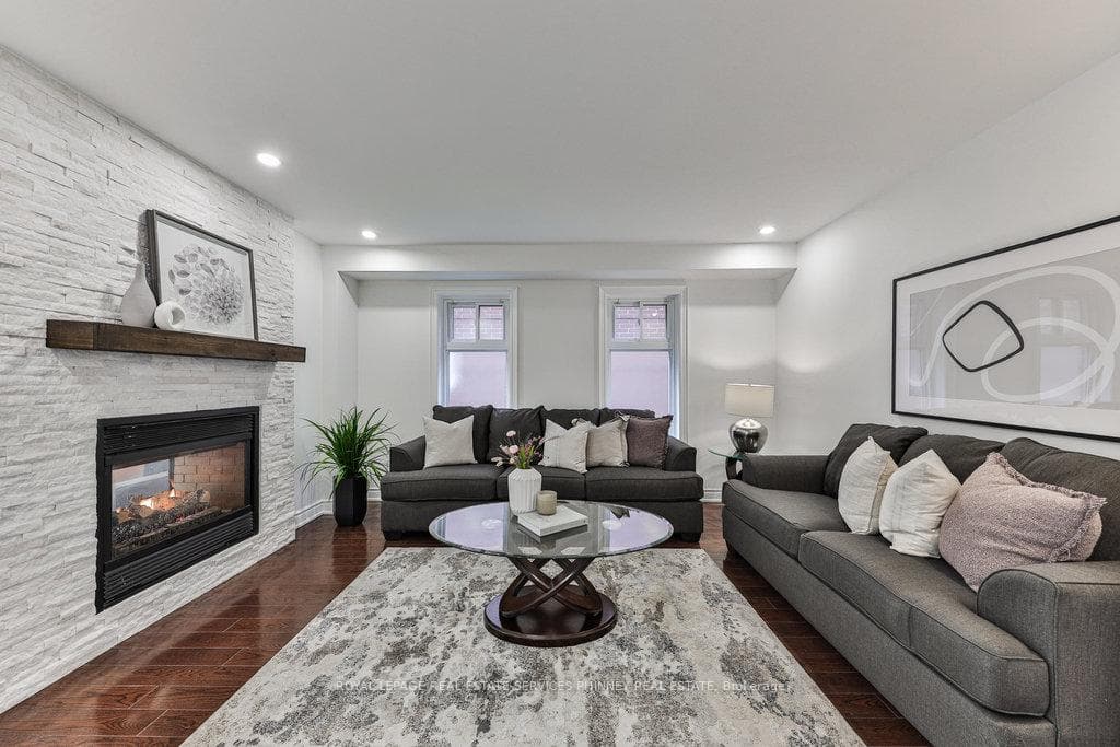 200 Lexington Road - Detached photo 7 of 37 in Oakville, Ontario