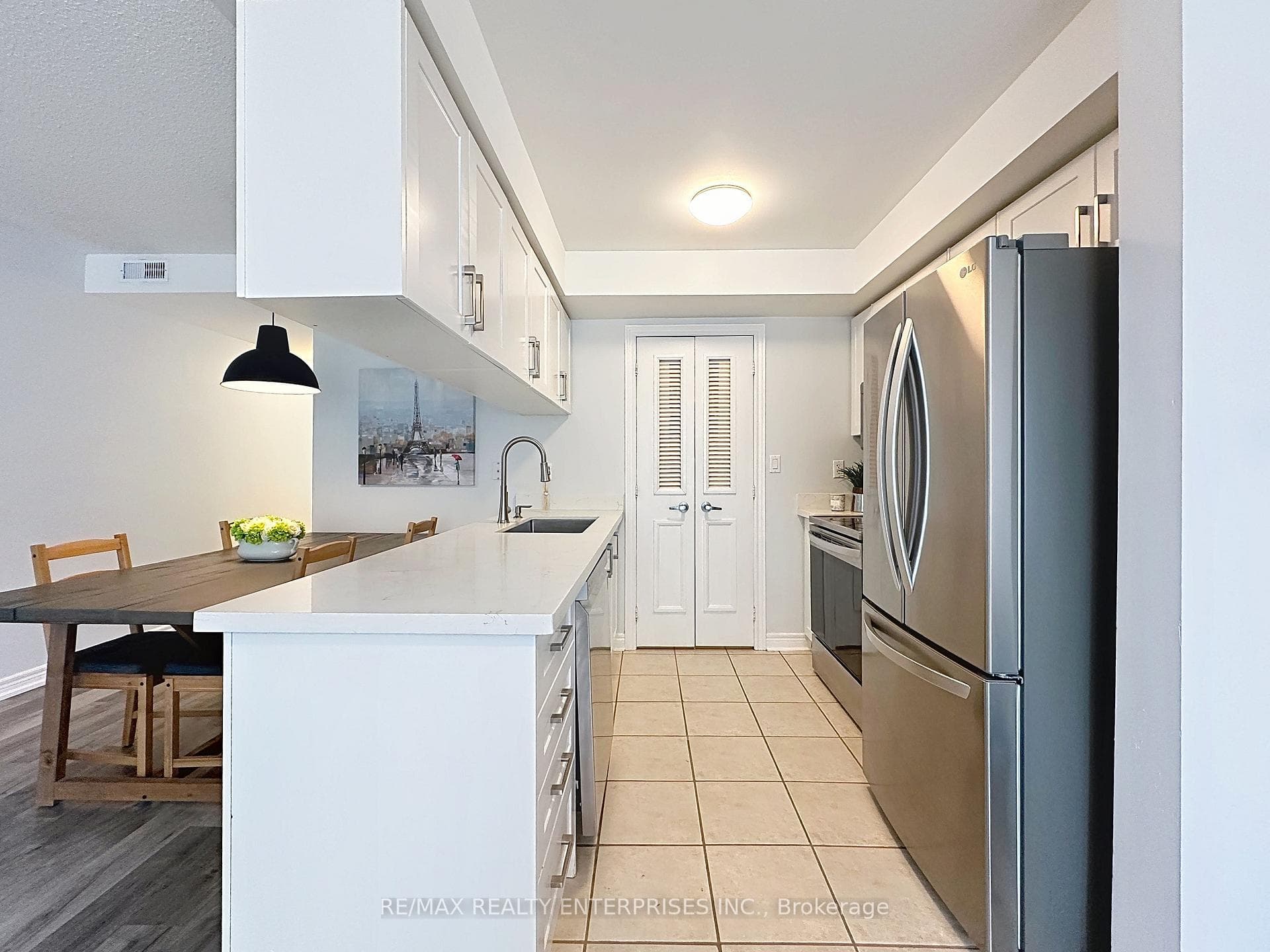 52 Aerodrome Crescent Unit 102 - Condo photo 17 of 47 in Flemingdon Park / Don Mills, Ontario