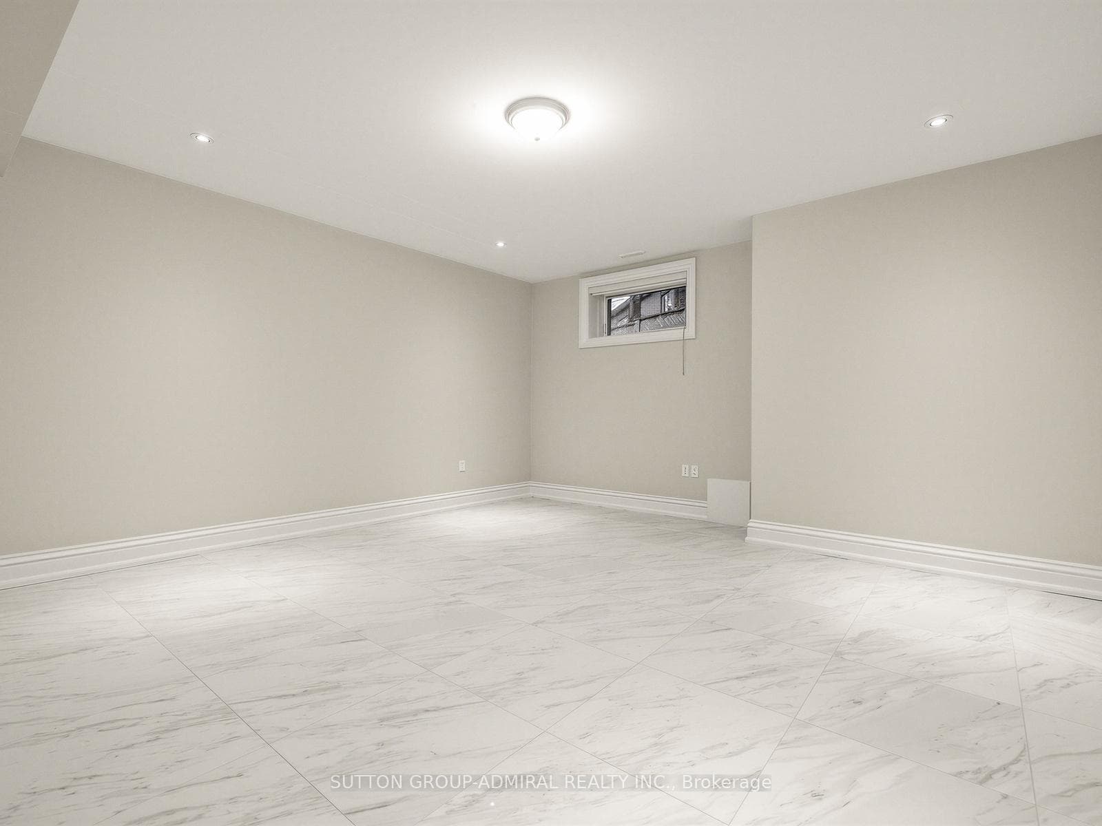 5 Lloydminster Crescent - Detached photo 42 of 50 in Willowdale / Newtonbrook, Ontario
