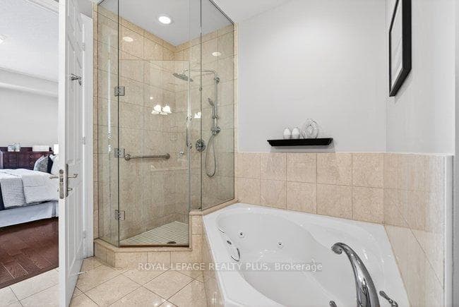35 Kingsbridge Garden Circle Unit TPH4 - Condo photo 31 of 50 in Mississauga, Ontario