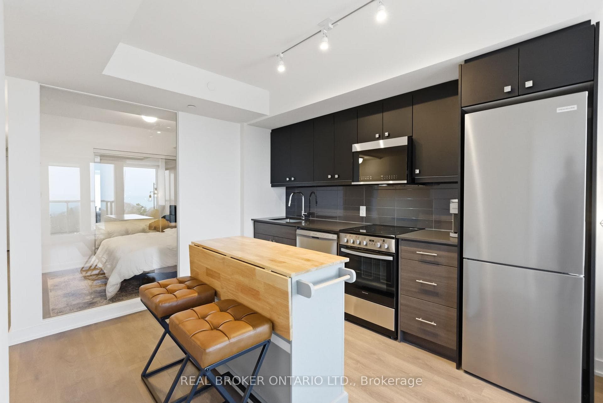 2 Manderley Drive Unit 912 - Condo photo 24 of 47 in Birch Cliff / Cliffside, Ontario