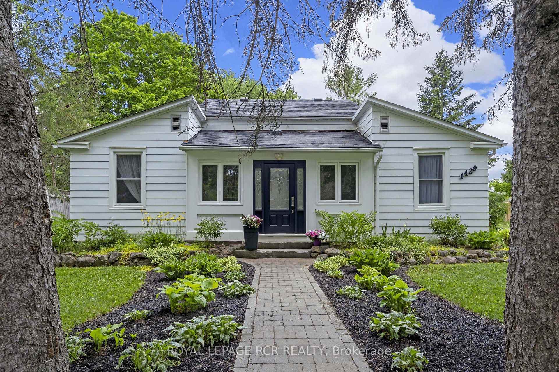 1429 Queen Street - Detached photo 1 of 28 in Caledon, Ontario