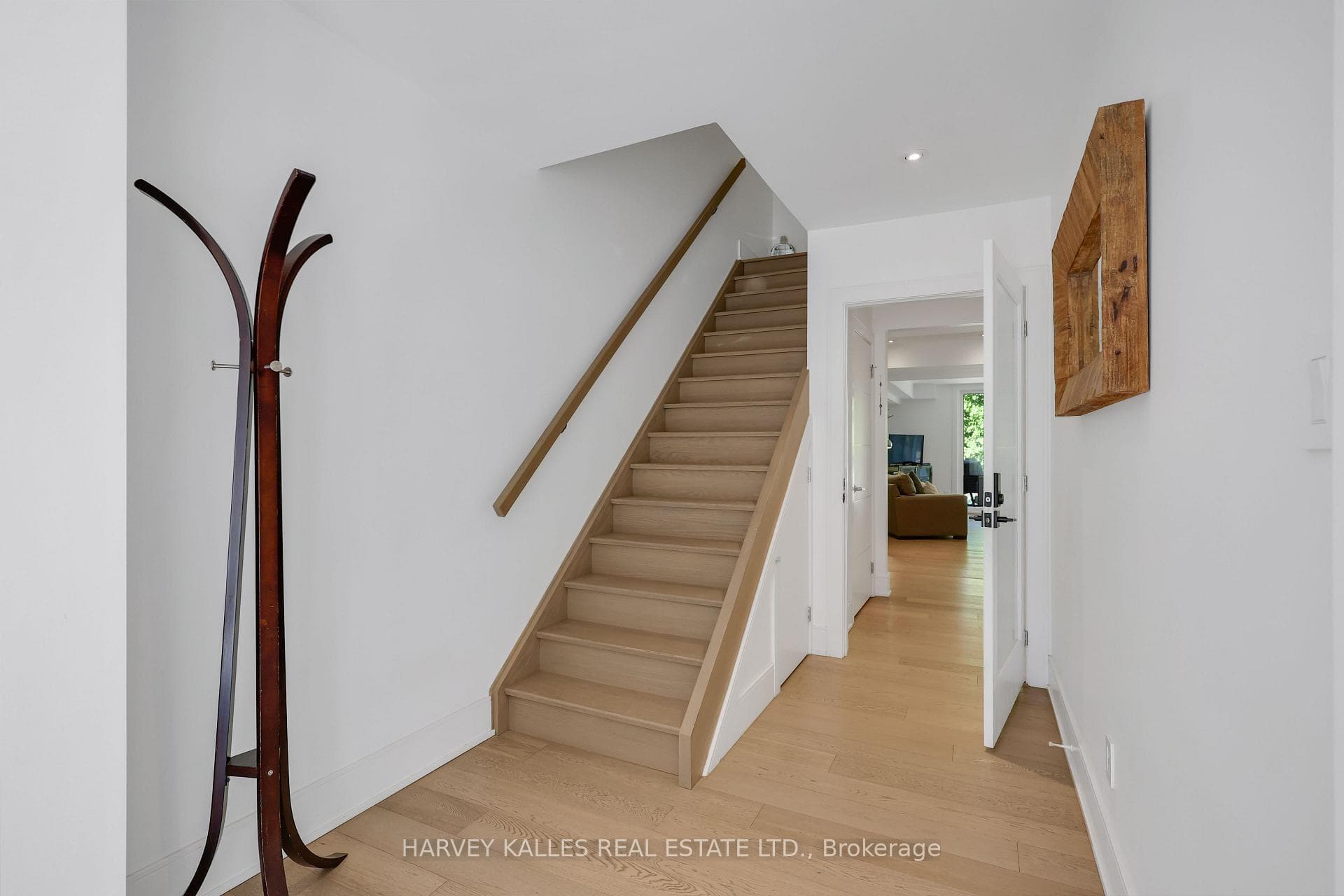 84 Edith Drive - Semi-Detached photo 25 of 45 in Forest Hill / Deer Park, Ontario