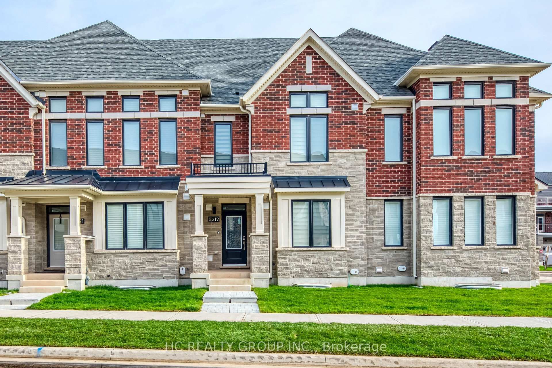 3219 Crystal Drive - home for sale in Oakville, Ontario