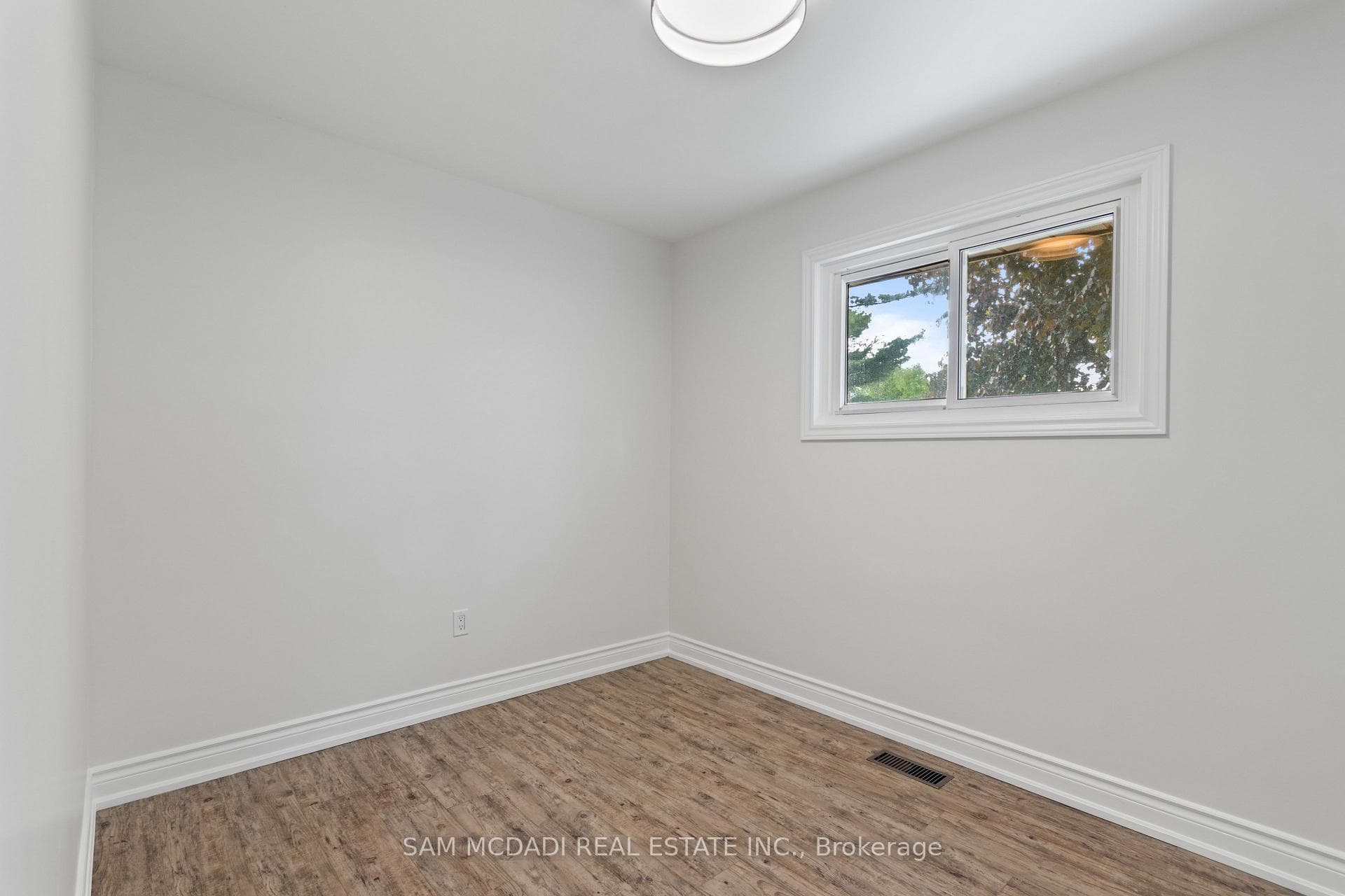 1250 Dunbar Road - Detached photo 25 of 41 in Burlington, Ontario