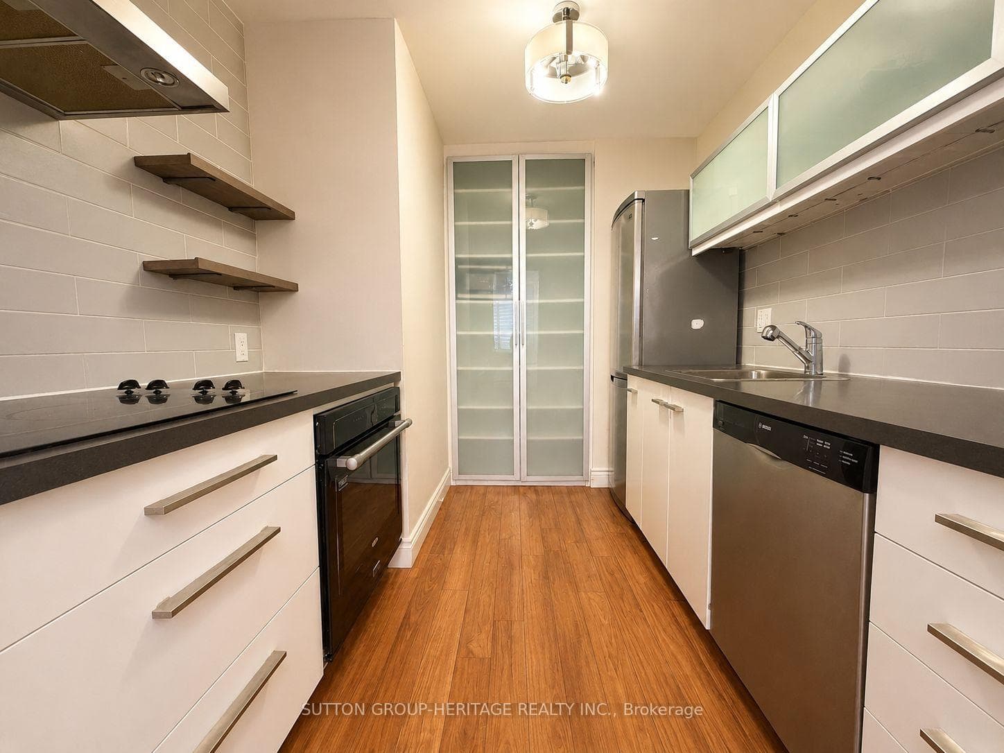 581 Avenue Road Unit 704 - Condo photo 12 of 15 in Annex / Yorkville / Summerhill, Ontario