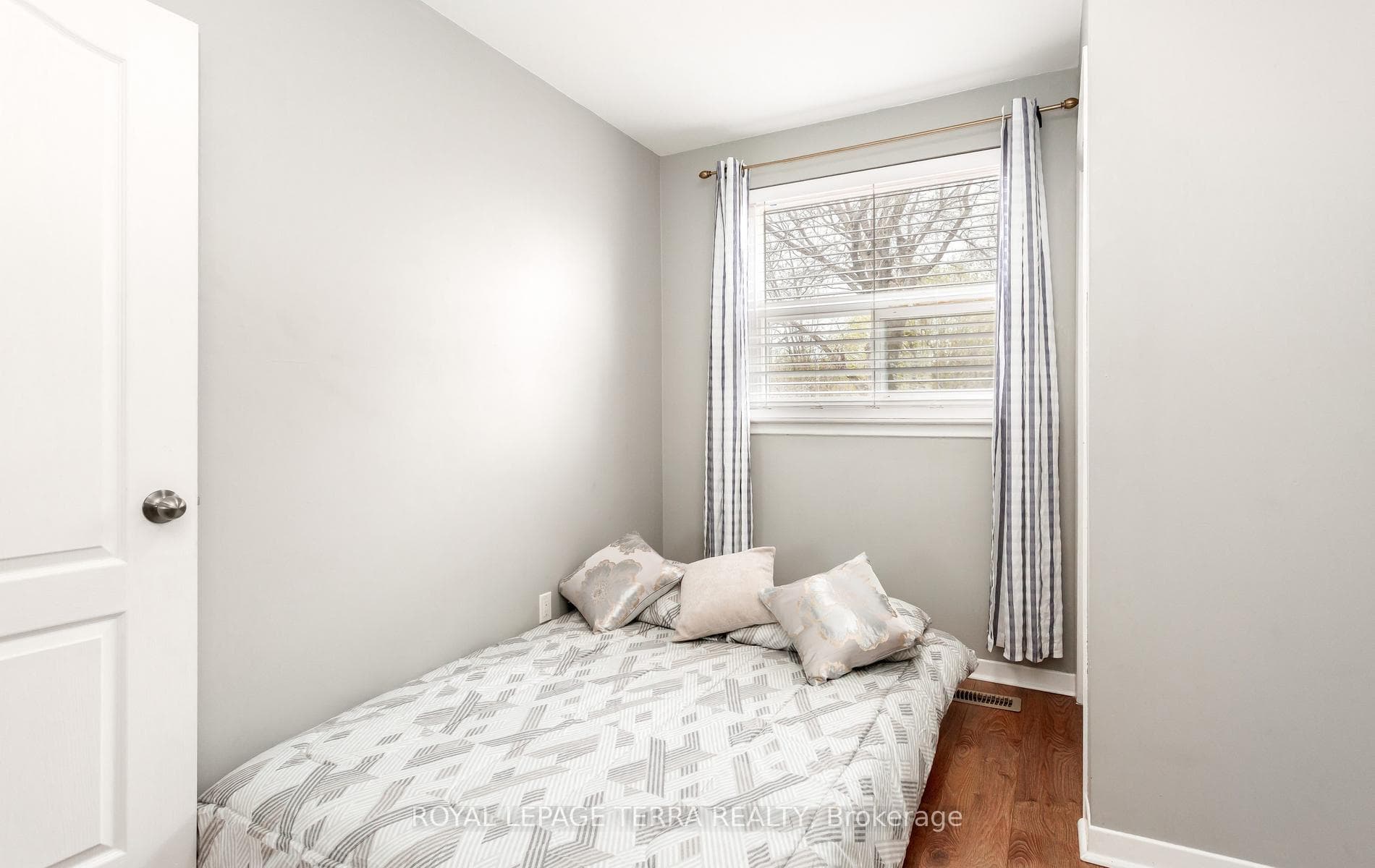 2475 Brookhurst Road - Semi-Detached photo 24 of 44 in Mississauga, Ontario