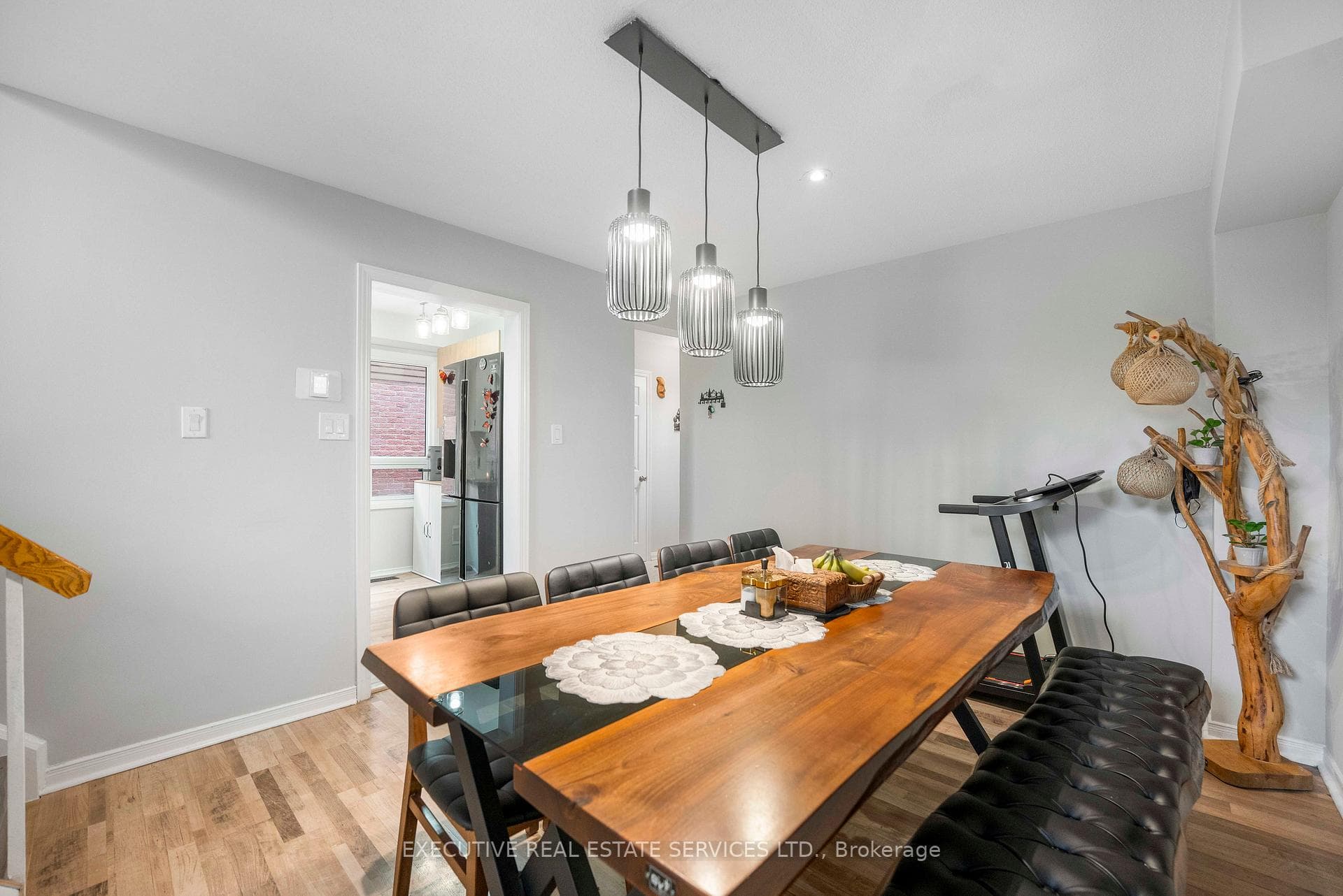 21 Garden Avenue - Detached photo 5 of 27 in Brampton, Ontario