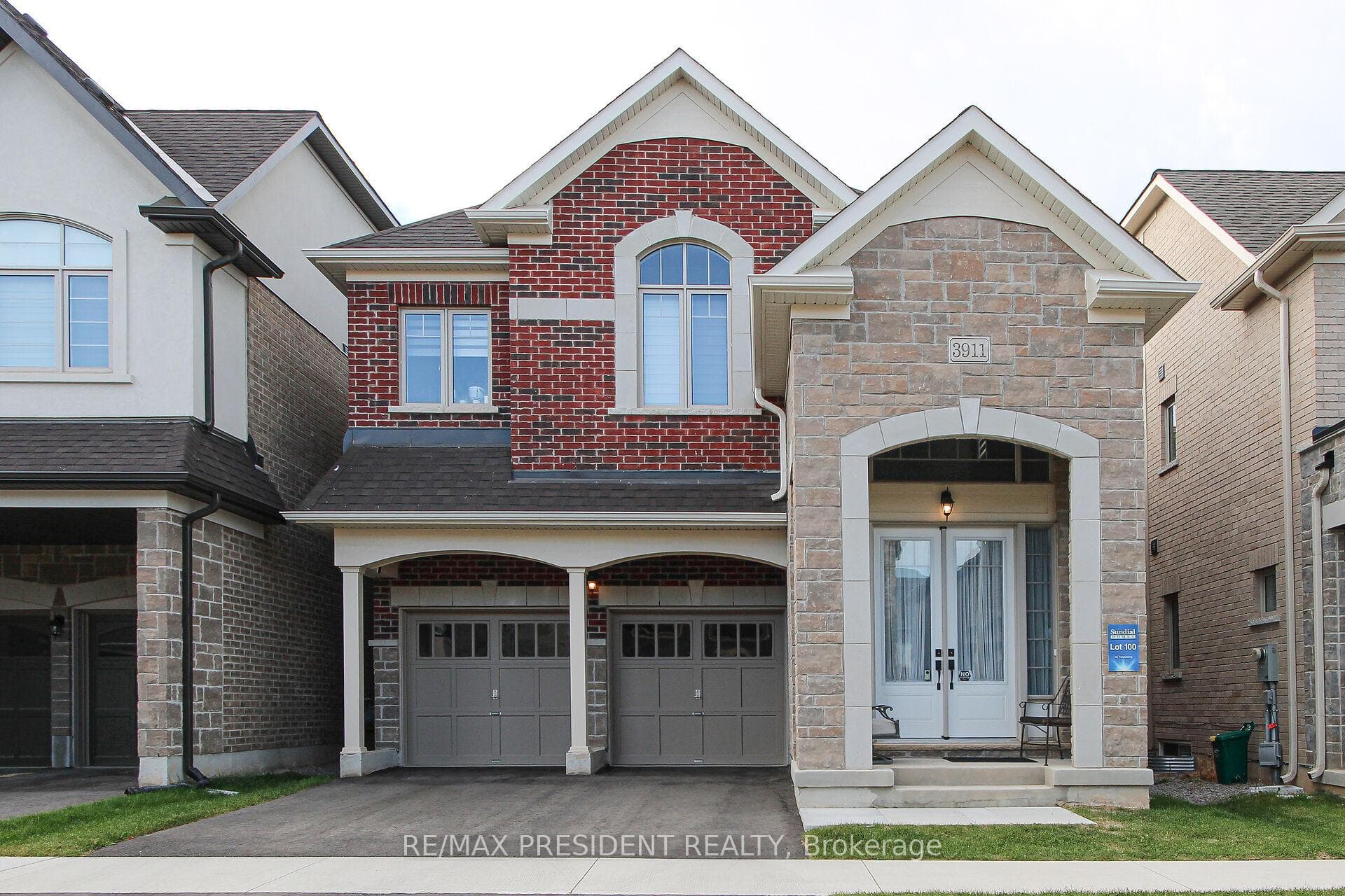 3911 Koenig Road - home for sale in Burlington, Ontario