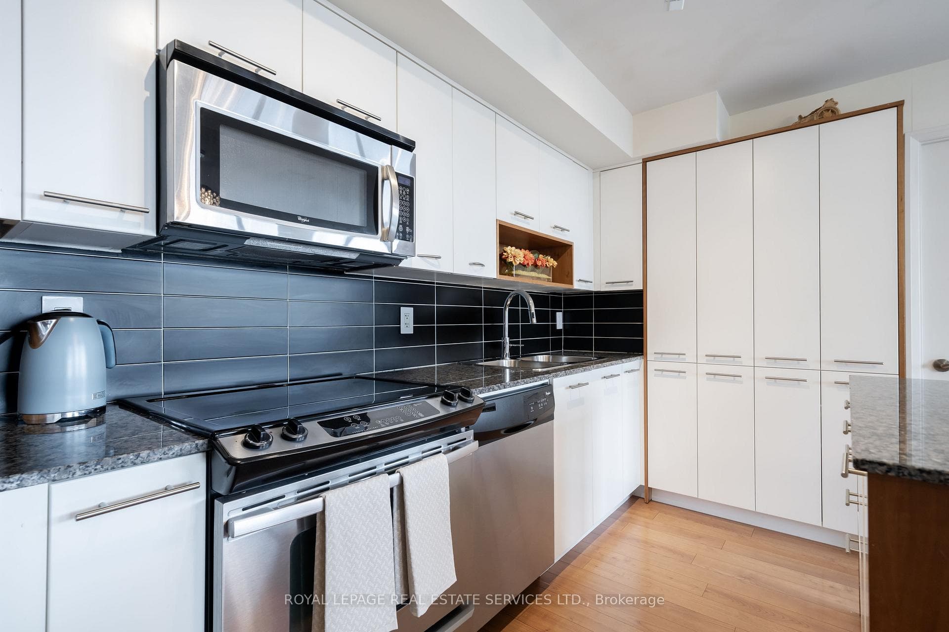 1 Valhalla Inn Road Unit 607 - Condo photo 7 of 47 in Etobicoke (Islington / Rexdale), Ontario