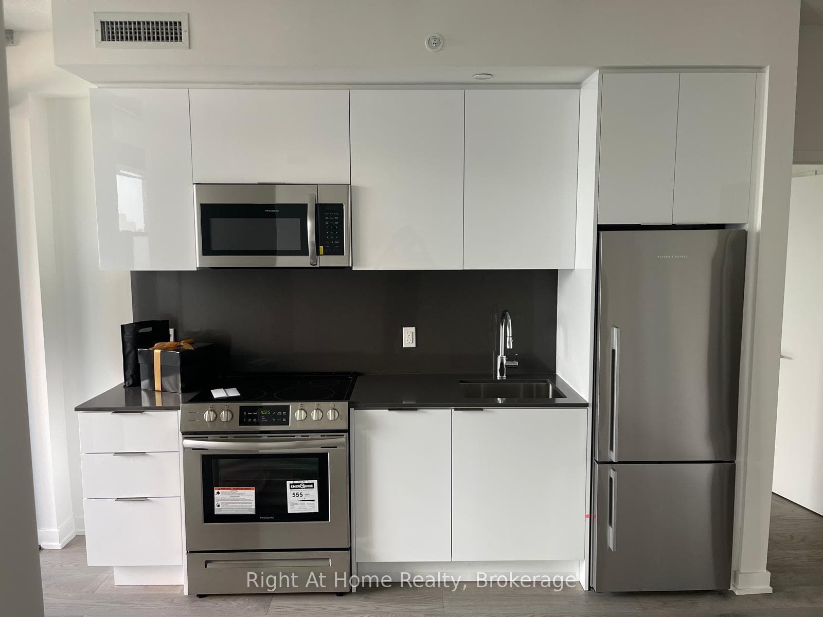 2606 25 Richmond Street Unit 6 - Condo photo 1 of 15 in Regent Park / Cabbagetown / St. James Town, Ontario