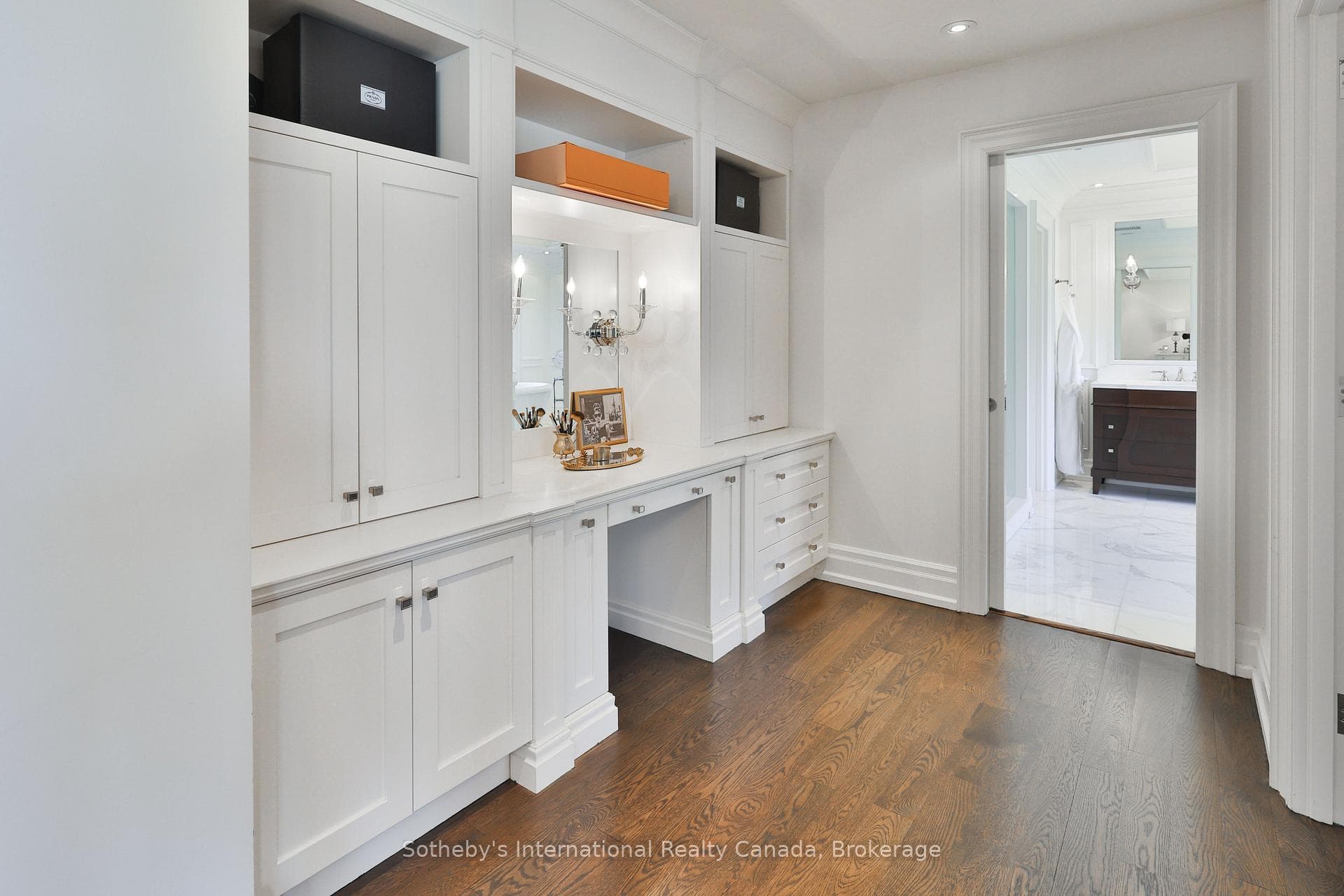 1497 Lakeshore Road - Detached photo 21 of 50 in Oakville, Ontario