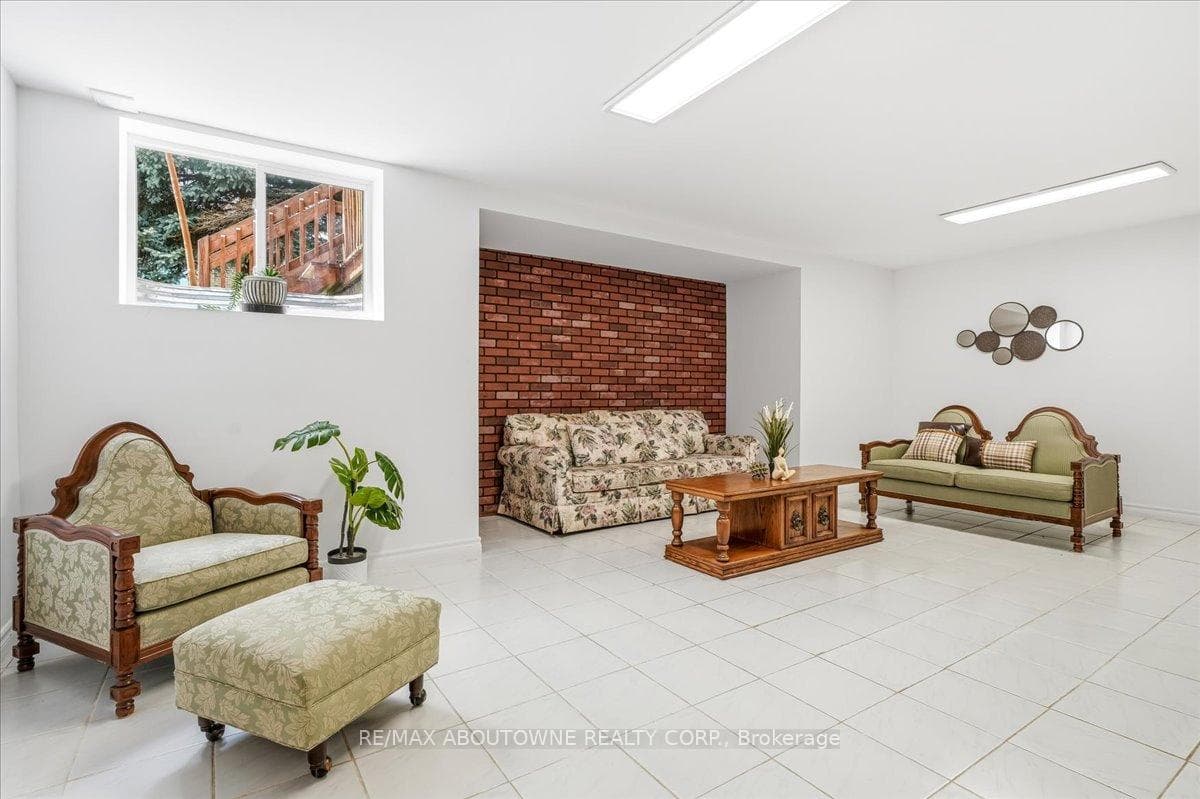 2055 Blacksmith Lane - Detached photo 39 of 49 in Oakville, Ontario