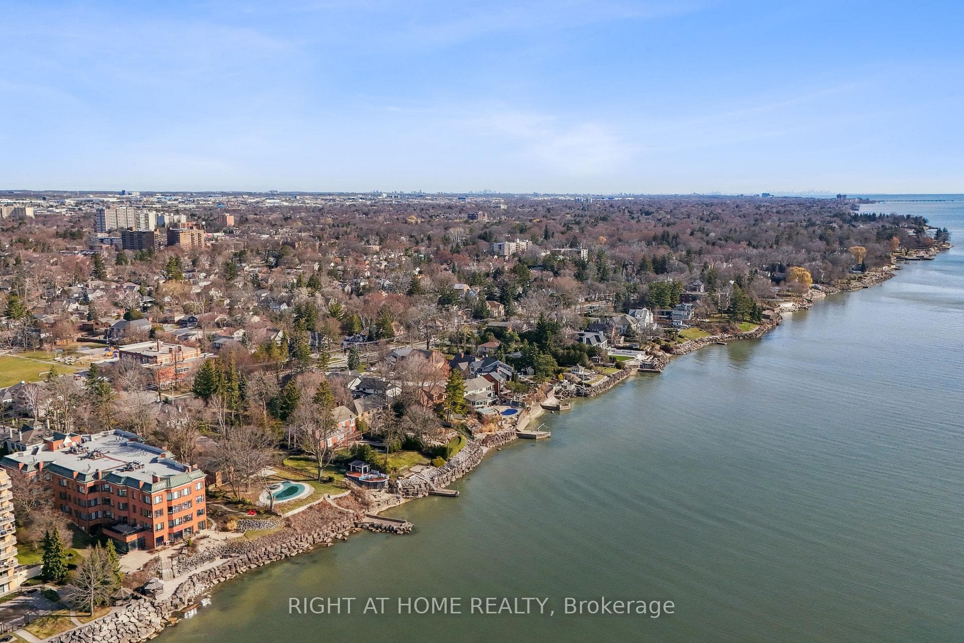 2187 Lakeshore Road - Detached photo 25 of 28 in Burlington, Ontario