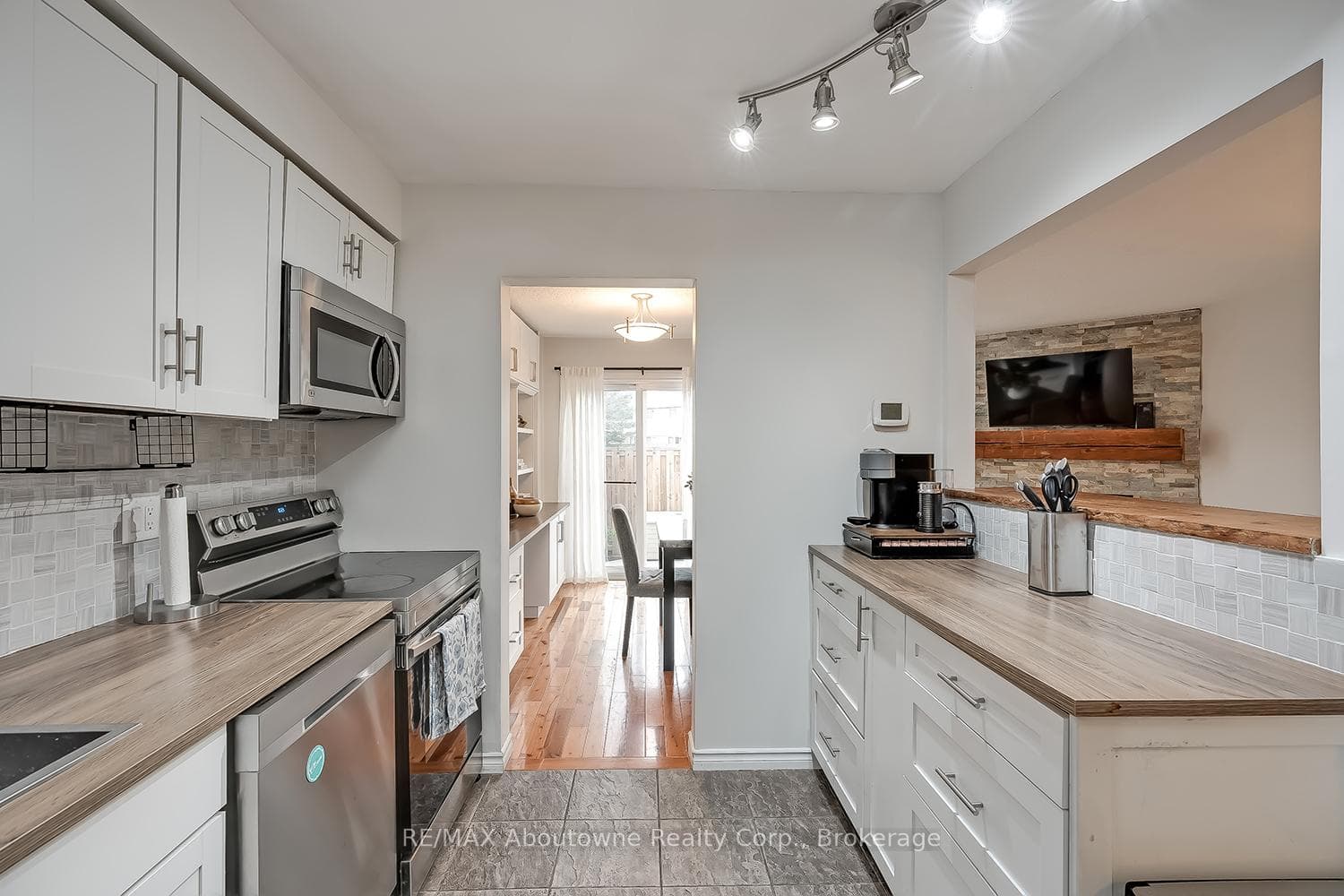 2470 Headon Forest Drive Unit 41 - Condo photo 7 of 42 in Burlington, Ontario