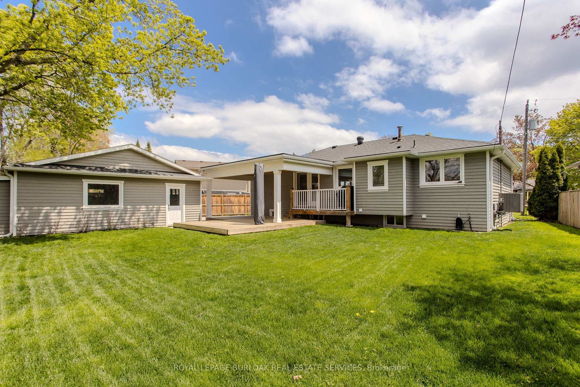 5411 Cornwall Crescent - Detached photo 5 of 34 in Burlington, Ontario