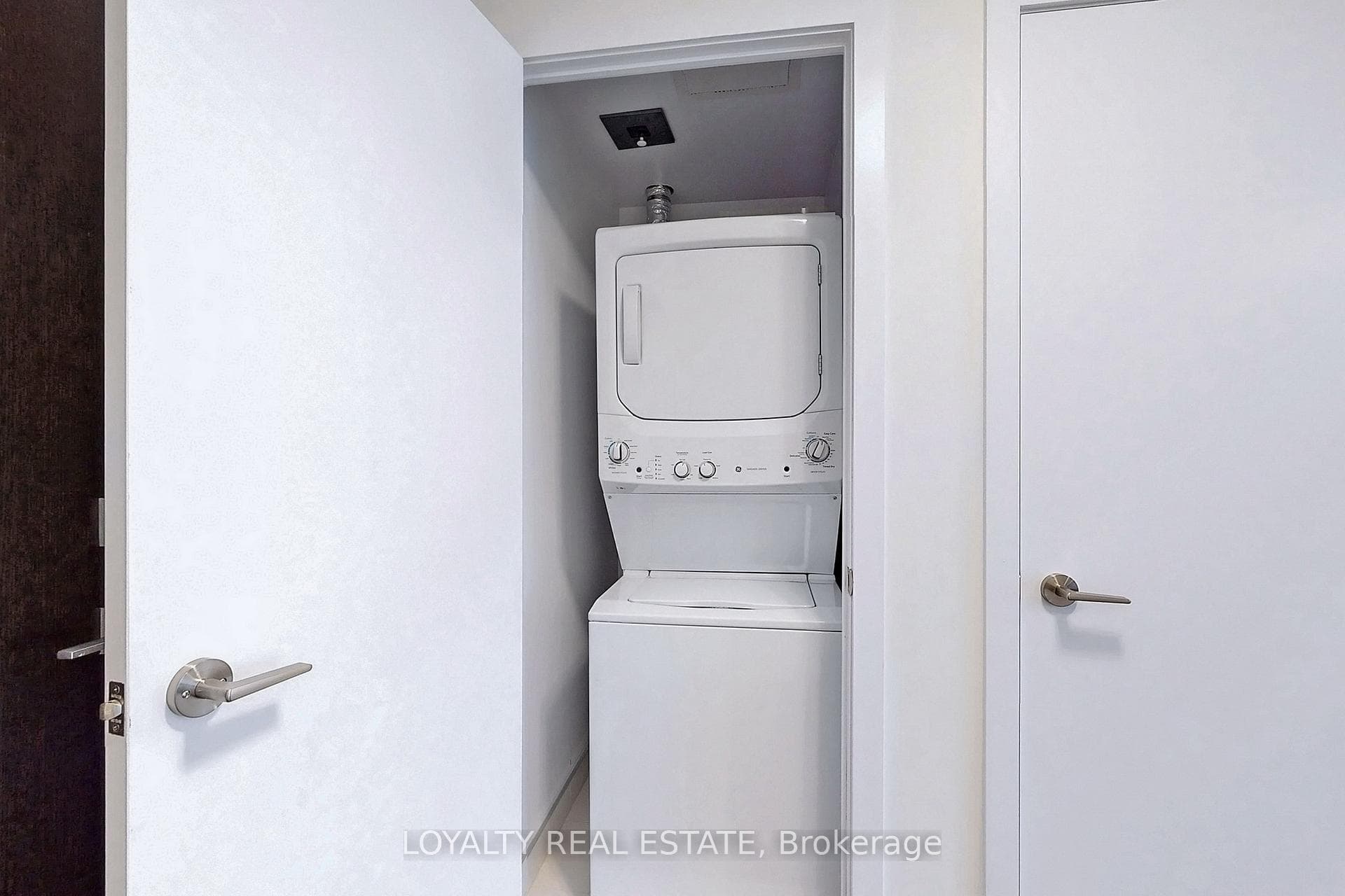 2221 Yonge Street Unit 1705 - Condo photo 31 of 46 in Leaside / Davisville, Ontario