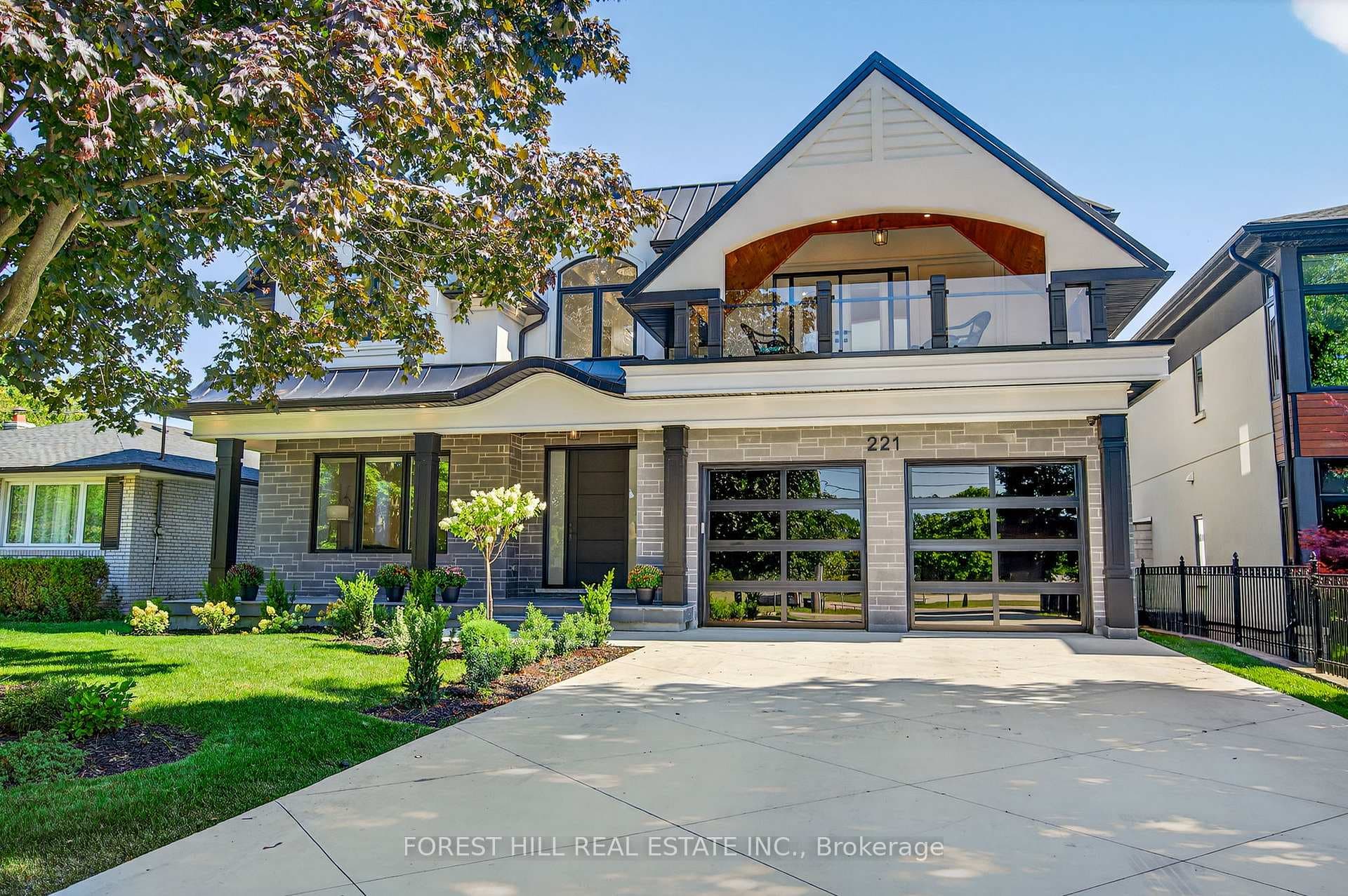 221 Morden Road - Detached photo 2 of 47 in Oakville, Ontario