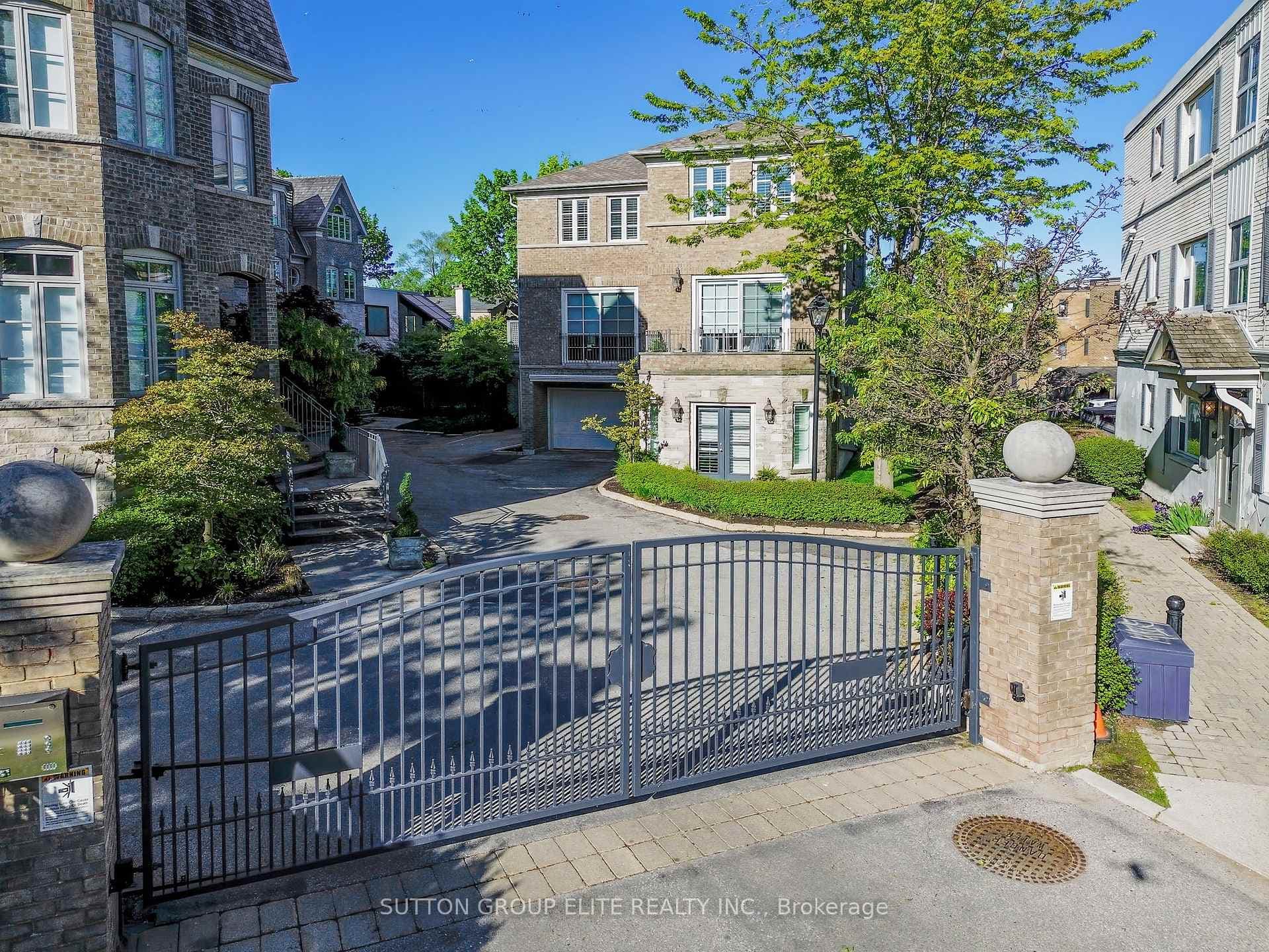 16 Nautical Lane - Condo photo 1 of 38 in Liberty Village / Parkdale / South Parkdale, Ontario