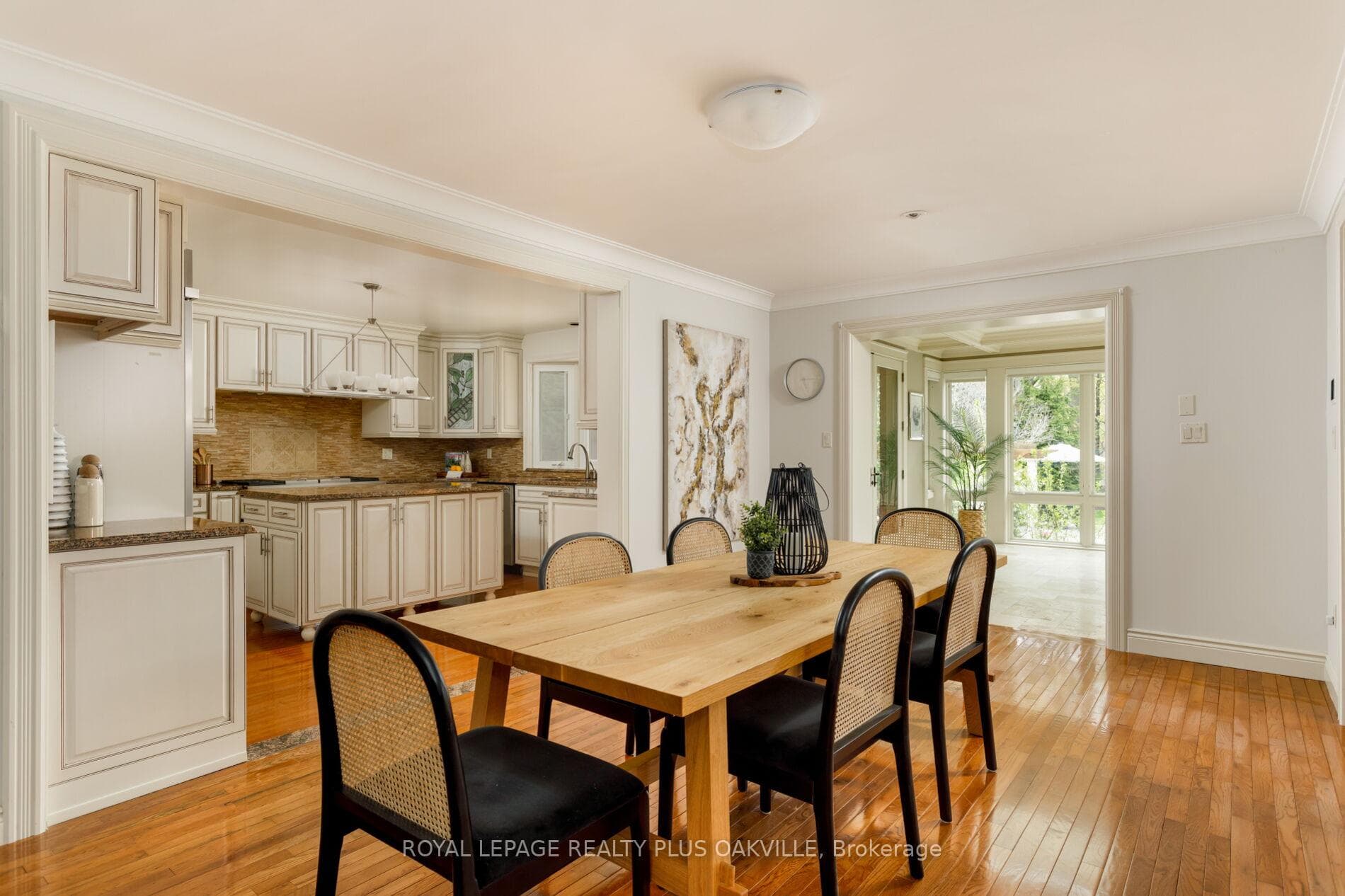 295 Shoreacres Road - Detached photo 13 of 49 in Burlington, Ontario
