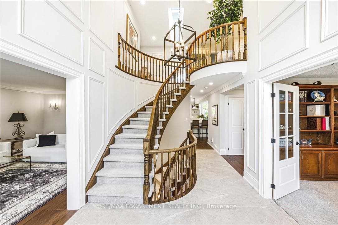 33 Golfview Crescent - Detached photo 5 of 50 in Hamilton, Ontario