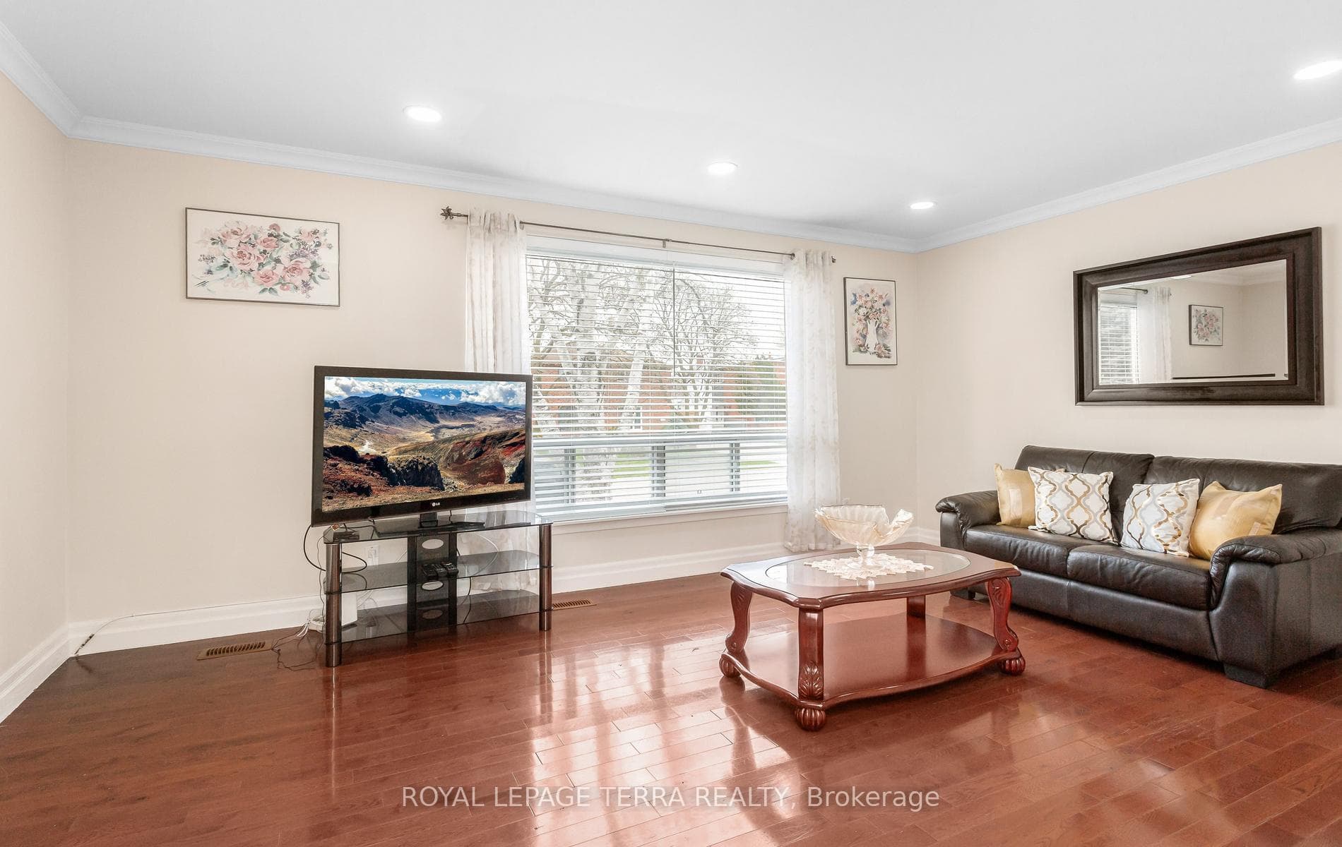 2475 Brookhurst Road - Semi-Detached photo 3 of 44 in Mississauga, Ontario
