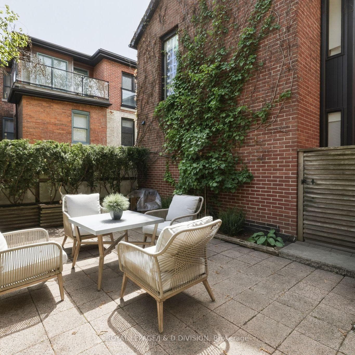11C Tranby Avenue - Condo photo 4 of 33 in Annex / Yorkville / Summerhill, Ontario