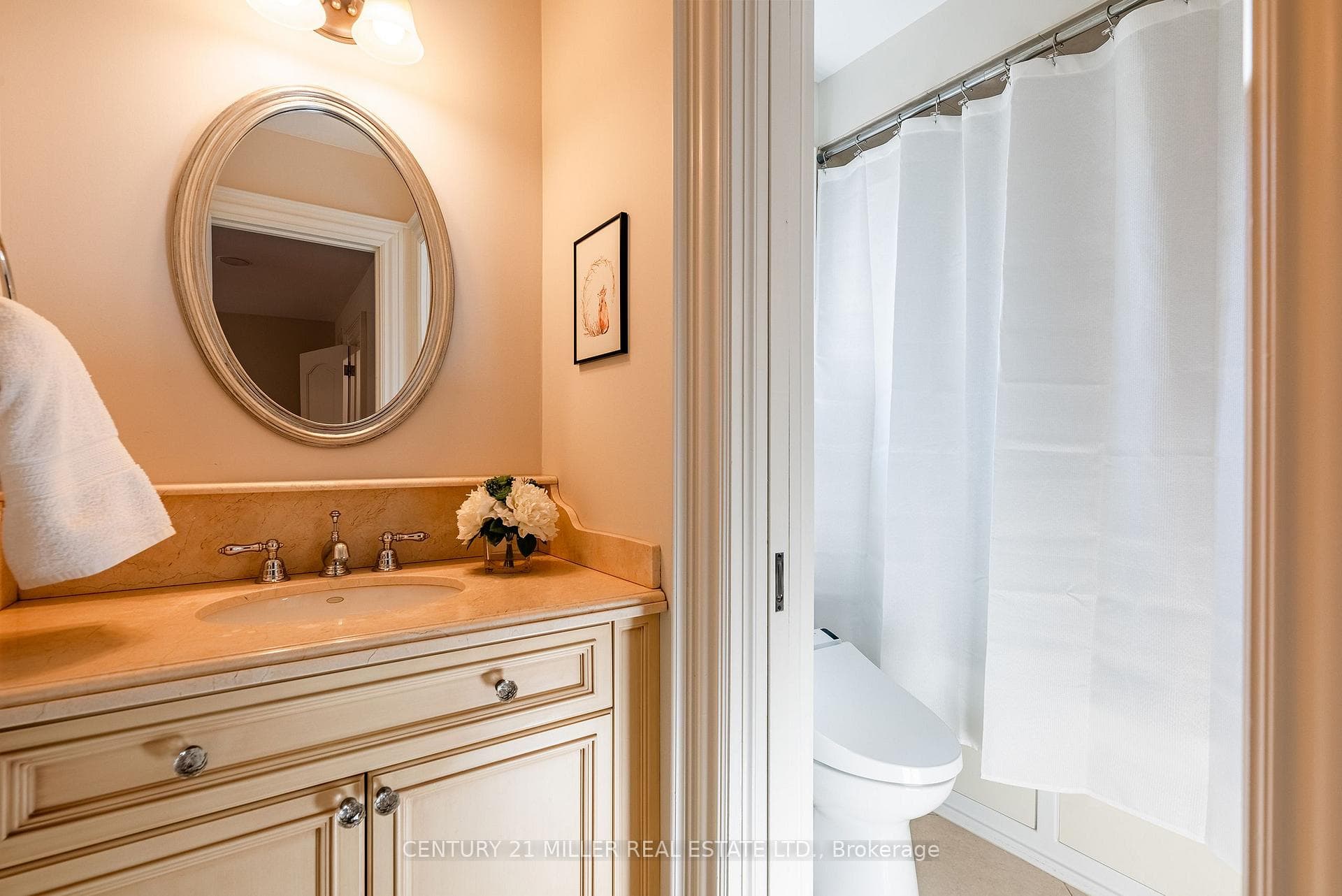2096 Lakeshore Road - Detached photo 32 of 48 in Oakville, Ontario