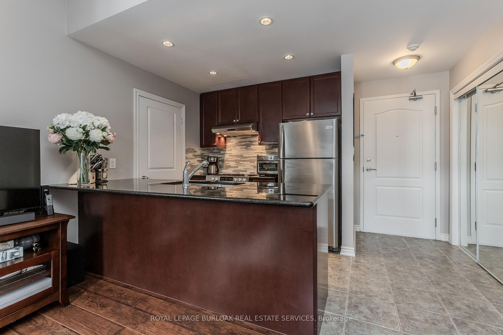 5327 Upper Middle Road Unit 205 - Condo photo 3 of 25 in Burlington, Ontario