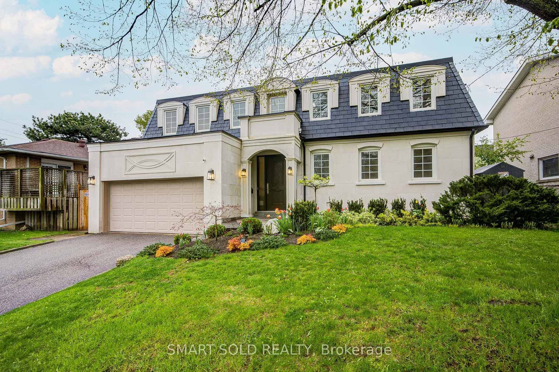 4 Knollview Crescent - Detached photo 2 of 50 in Hillcrest Village / Bayview Village, Ontario