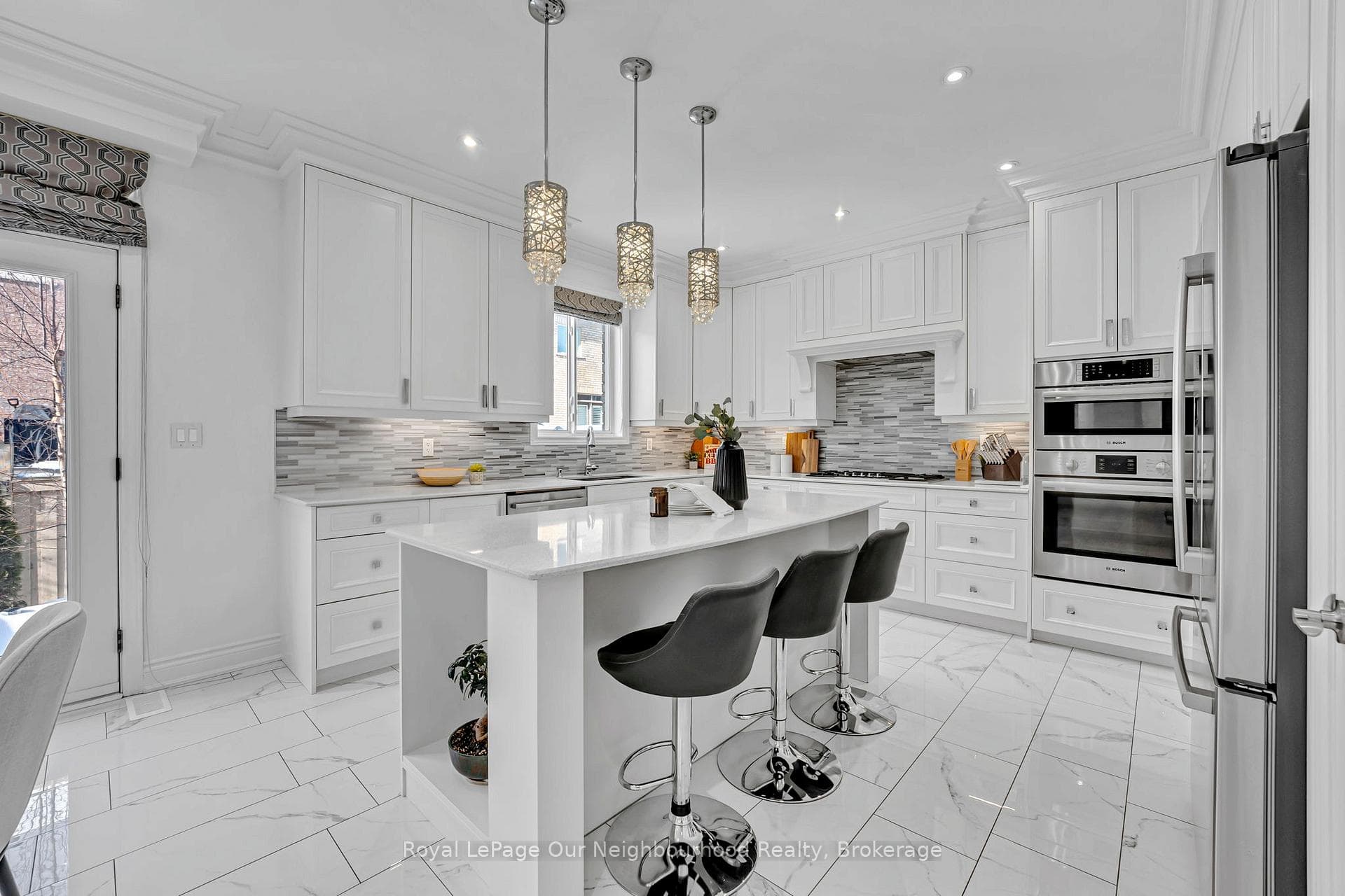 4689 Leanna Heights Road - Detached photo 8 of 39 in Burlington, Ontario