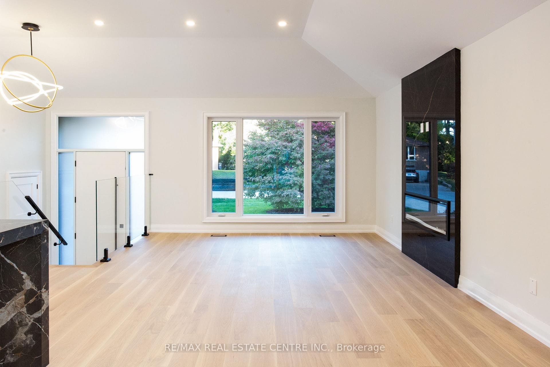 446 Willis Drive - Detached photo 5 of 35 in Oakville, Ontario