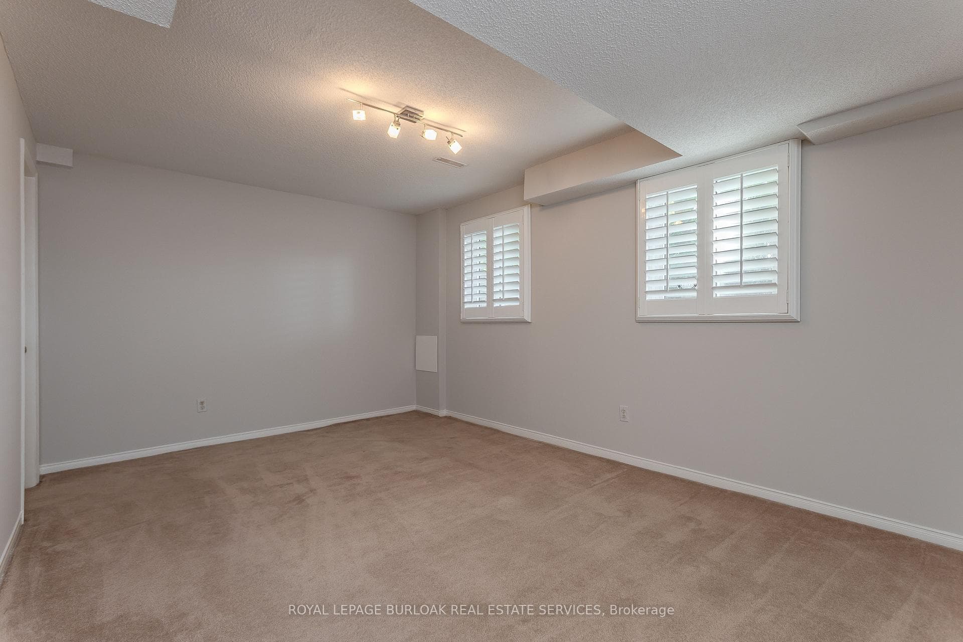 2155 Duncaster Drive Unit 10 - Condo photo 19 of 34 in Burlington, Ontario