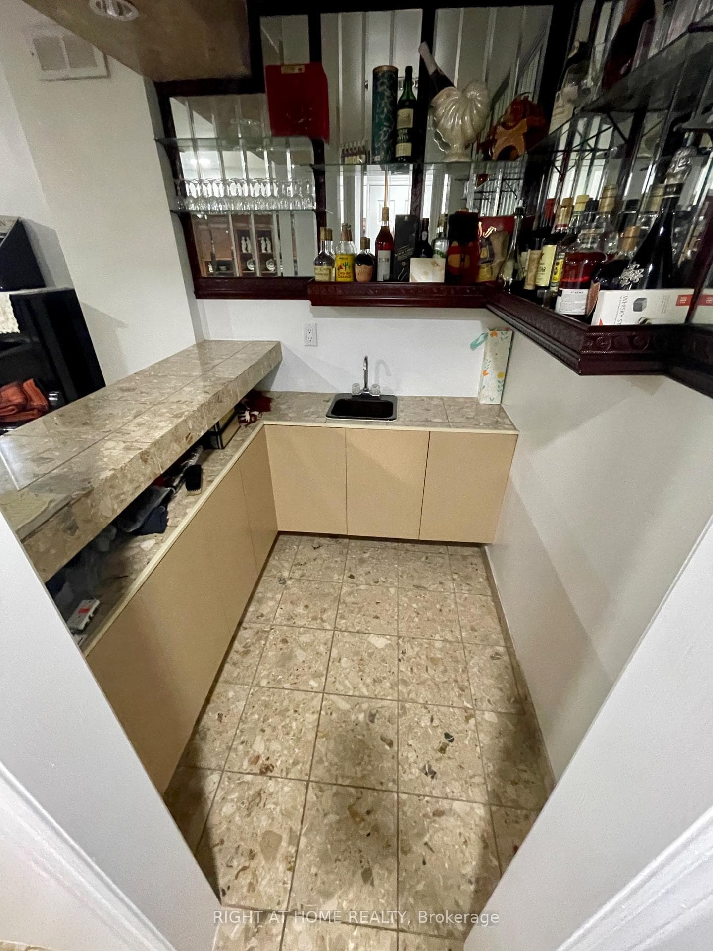 40 Bellevue Avenue - Semi-Detached photo 28 of 34 in Downtown Toronto / Waterfront, Ontario