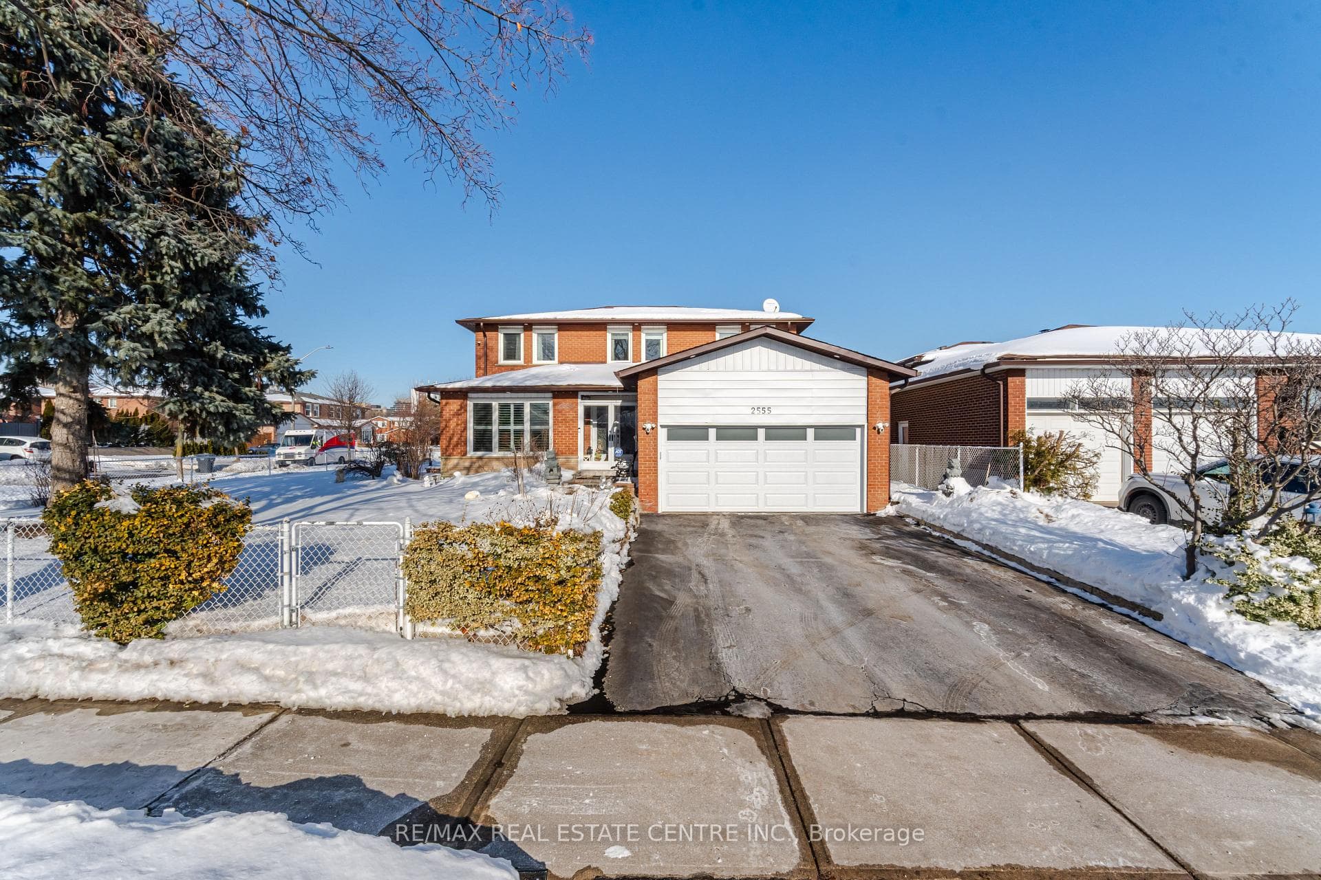 2555 Cynara Road - Single Family Home for sale in Erin Mills, Ontario