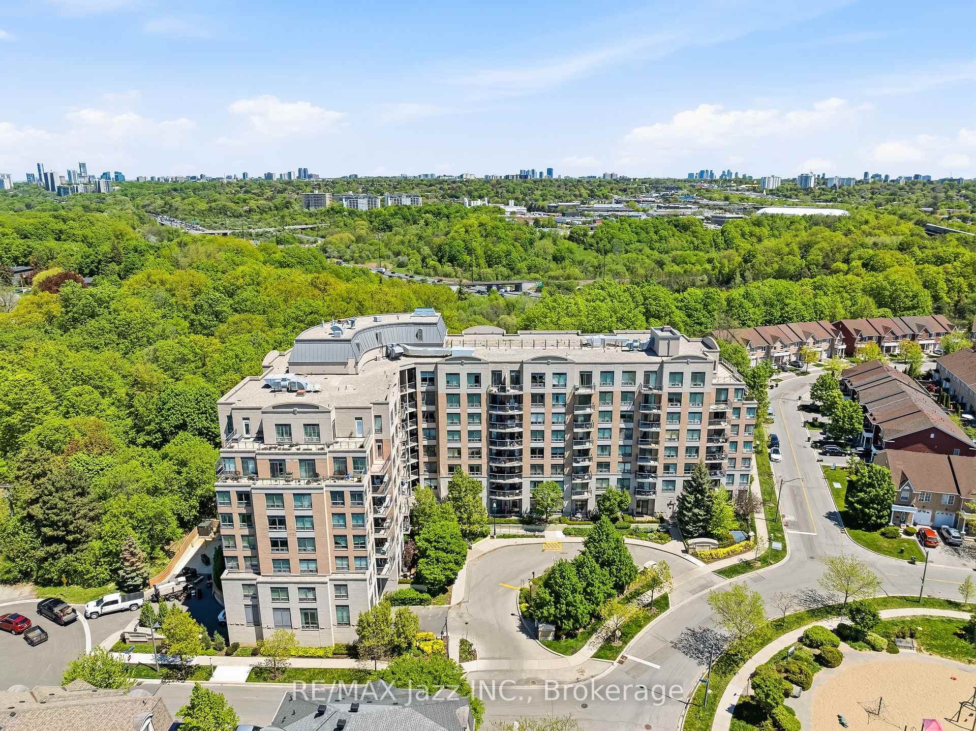 16 Dallimore Circle Unit 307 - Condo photo 2 of 50 in Don Mills / Parkwoods / Victoria Village, Ontario