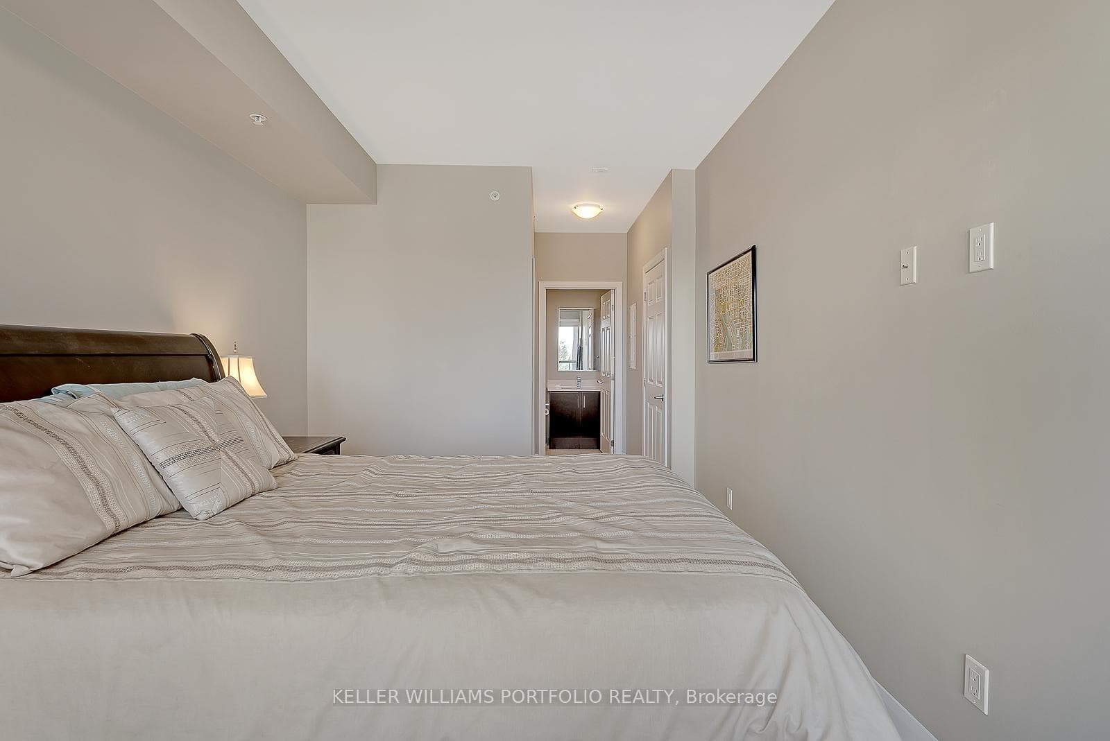 2480 Prince Michael Drive Unit 304 - Condo photo 19 of 27 in Oakville, Ontario