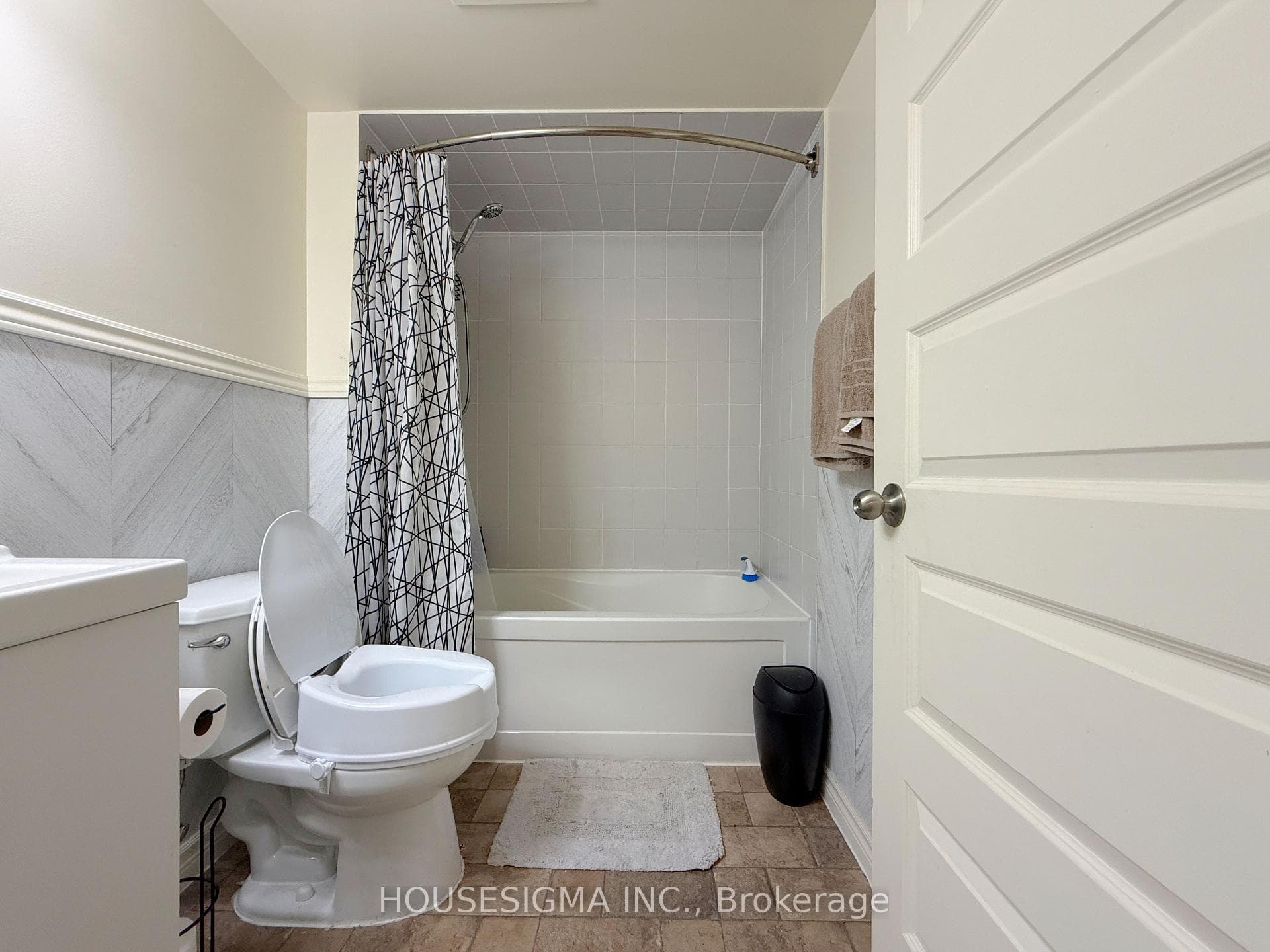 215 Queen Street Unit 509 - Condo photo 11 of 33 in Brampton, Ontario