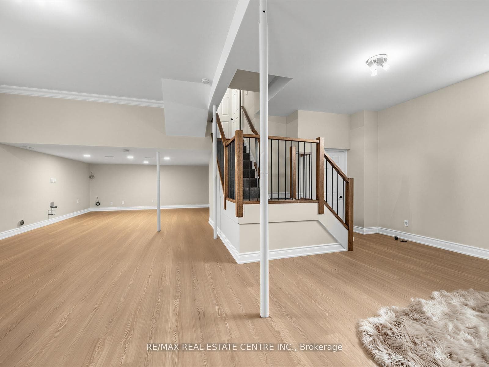 592 Montbeck Crescent - Detached photo 13 of 50 in Mississauga, Ontario