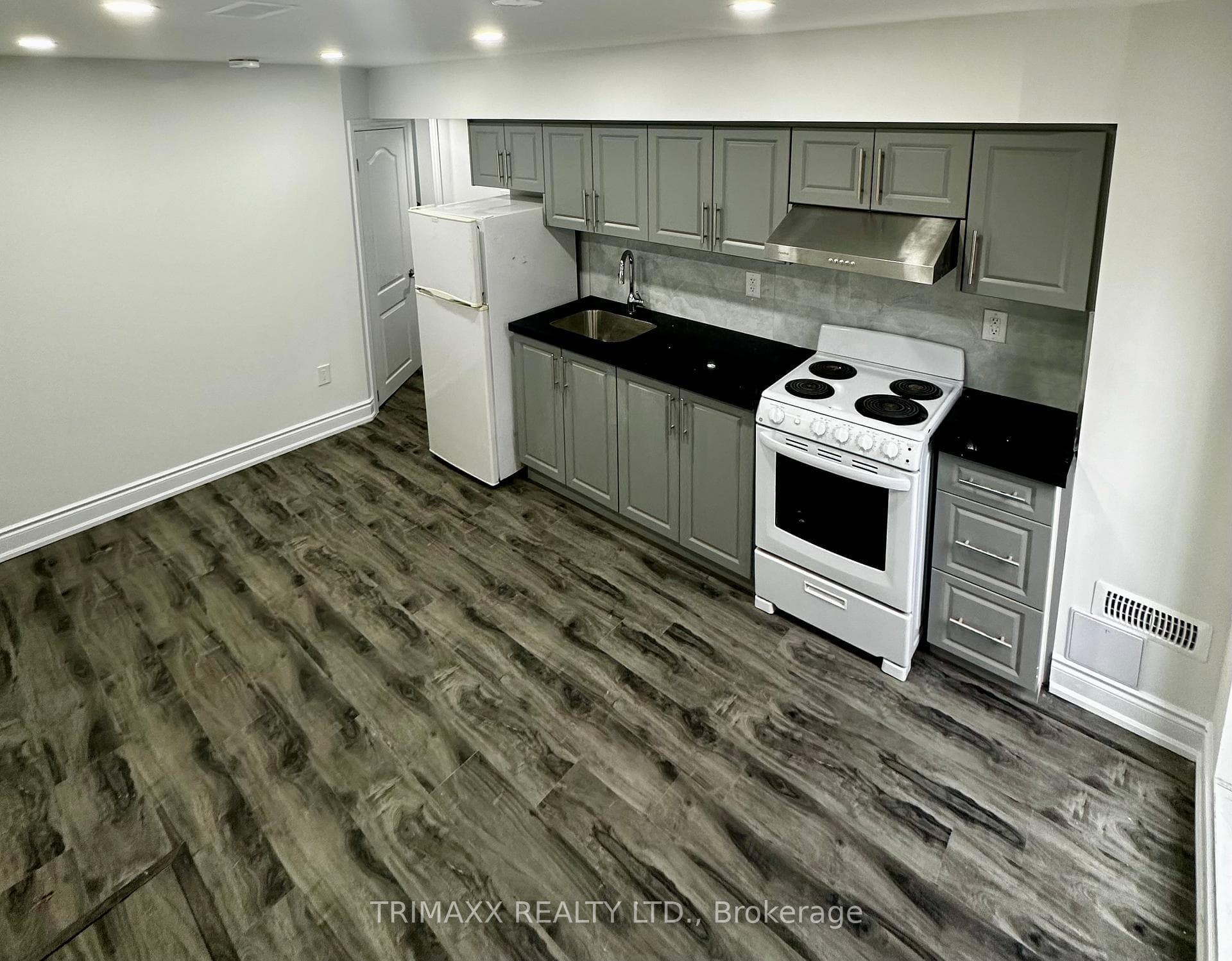 68 Ural Circle Unit Basement - Semi-Detached photo 2 of 6 in Brampton, Ontario