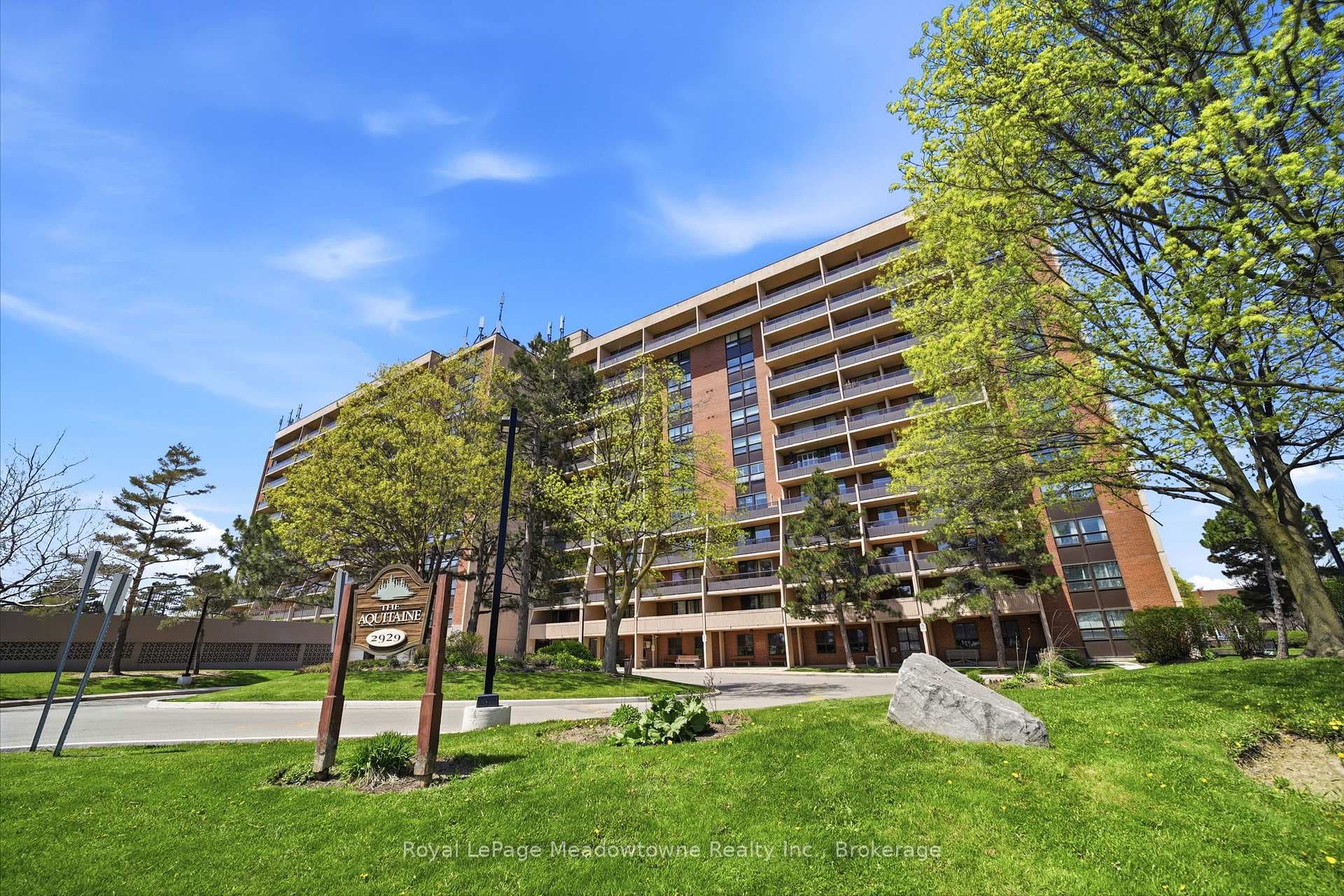 2929 Aquitaine Avenue Unit 215 - Condo photo 2 of 26 in Mississauga, Ontario