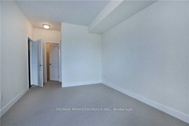 128 Garden Drive Unit 323 - Condo photo 9 of 17 in Oakville, Ontario