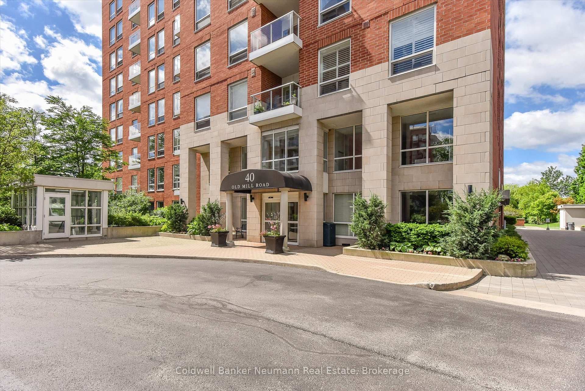 40 Old Mill Road Unit 804 - Condo photo 2 of 31 in Oakville, Ontario