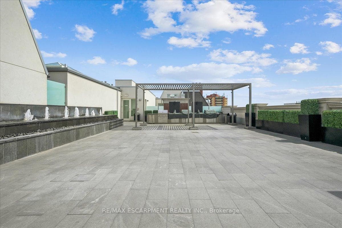 300 Randall Street Unit 211 - Condo photo 42 of 50 in Oakville, Ontario