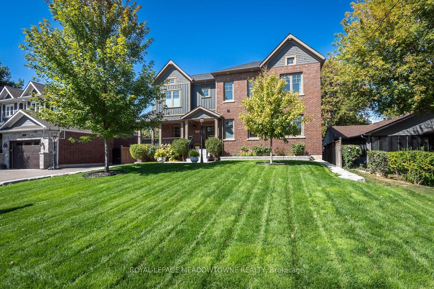 29 Barton Street - home for sale in Milton, Ontario