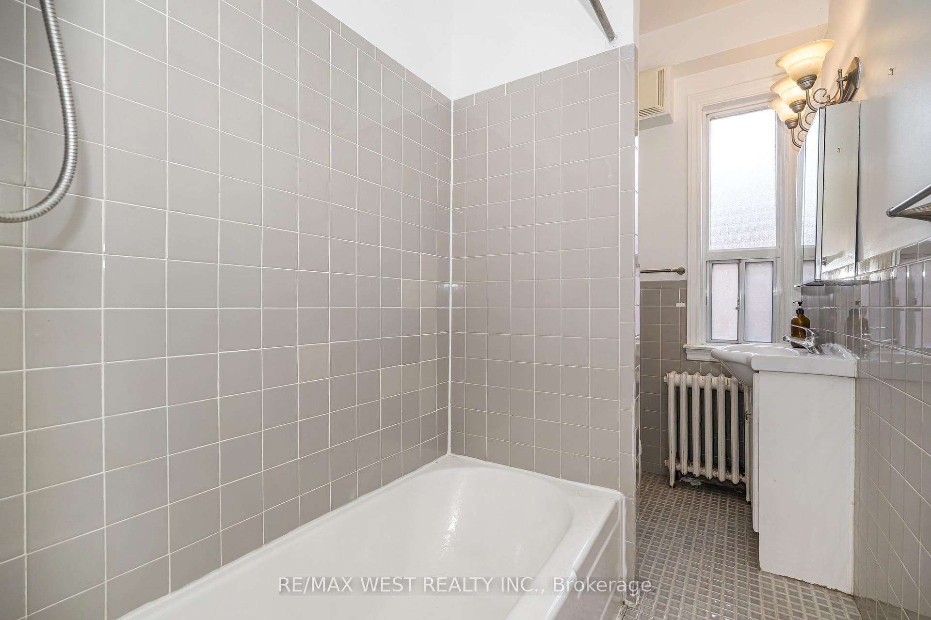 404 Manning Avenue - Semi-Detached photo 27 of 41 in Downtown Toronto / Waterfront, Ontario