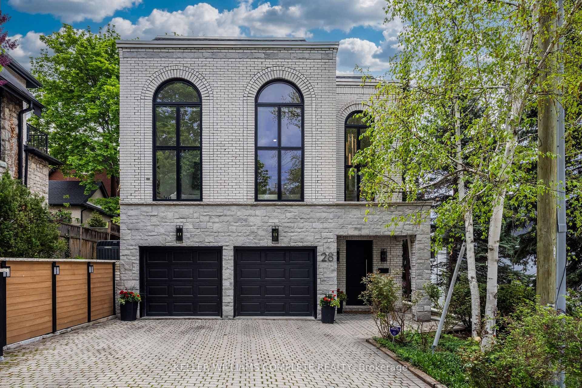 28 Undercliffe Avenue - Detached photo 2 of 49 in Hamilton, Ontario