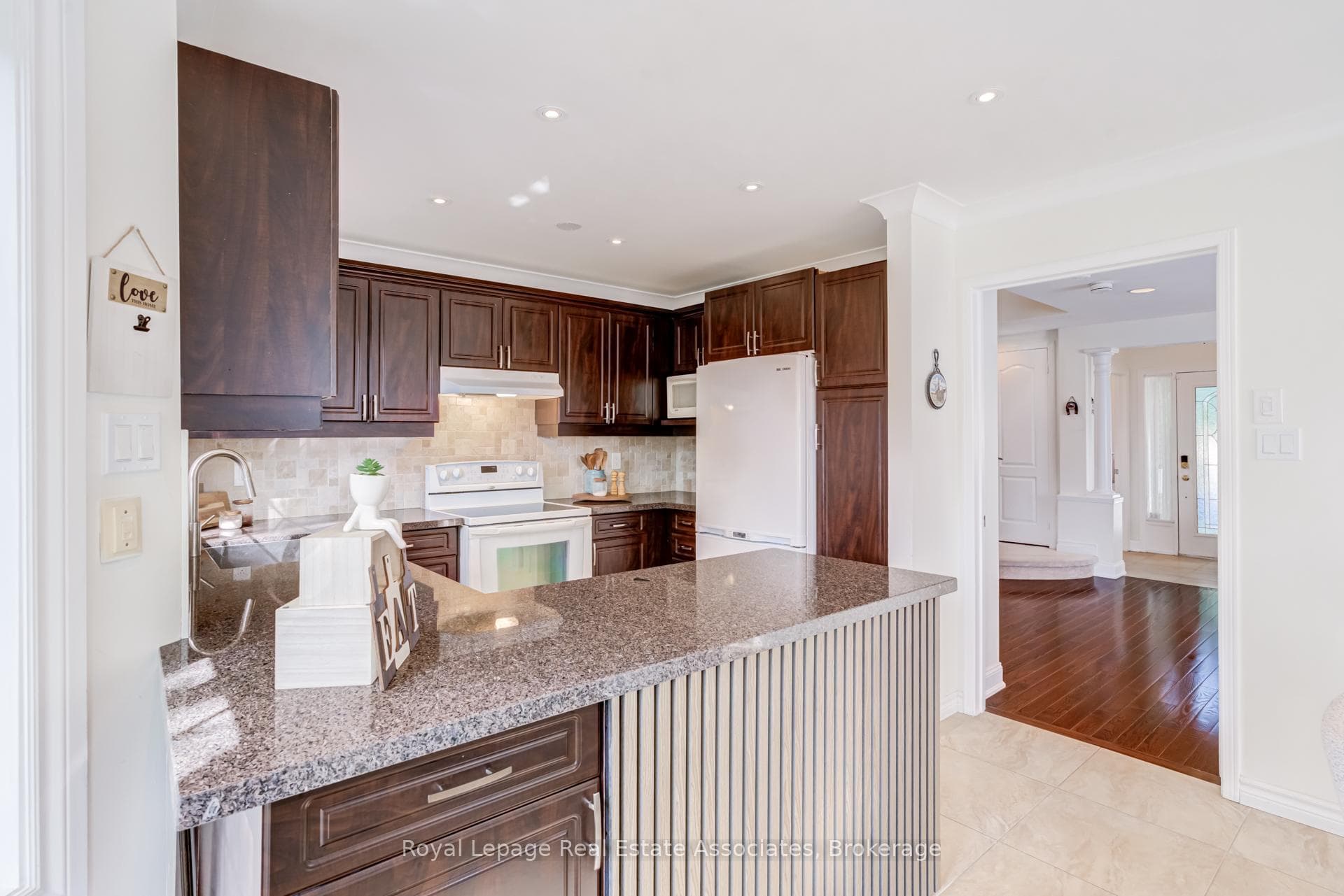 1179 Treetop Terrace - Townhouse photo 13 of 50 in Oakville, Ontario
