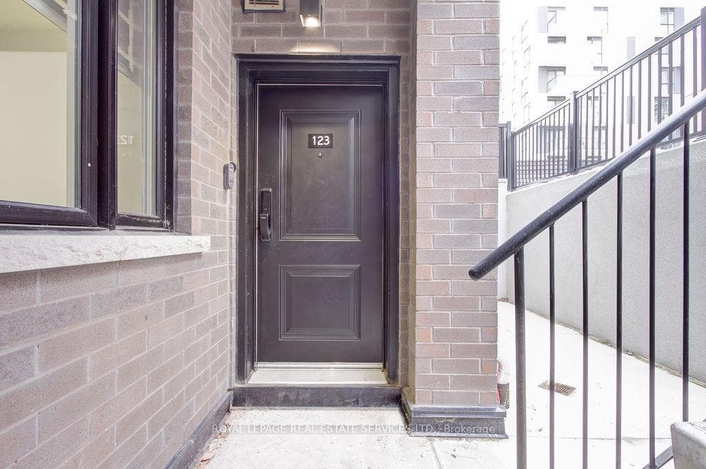 349 Wheat Boom Drive Unit 123 - Condo photo 16 of 20 in Oakville, Ontario