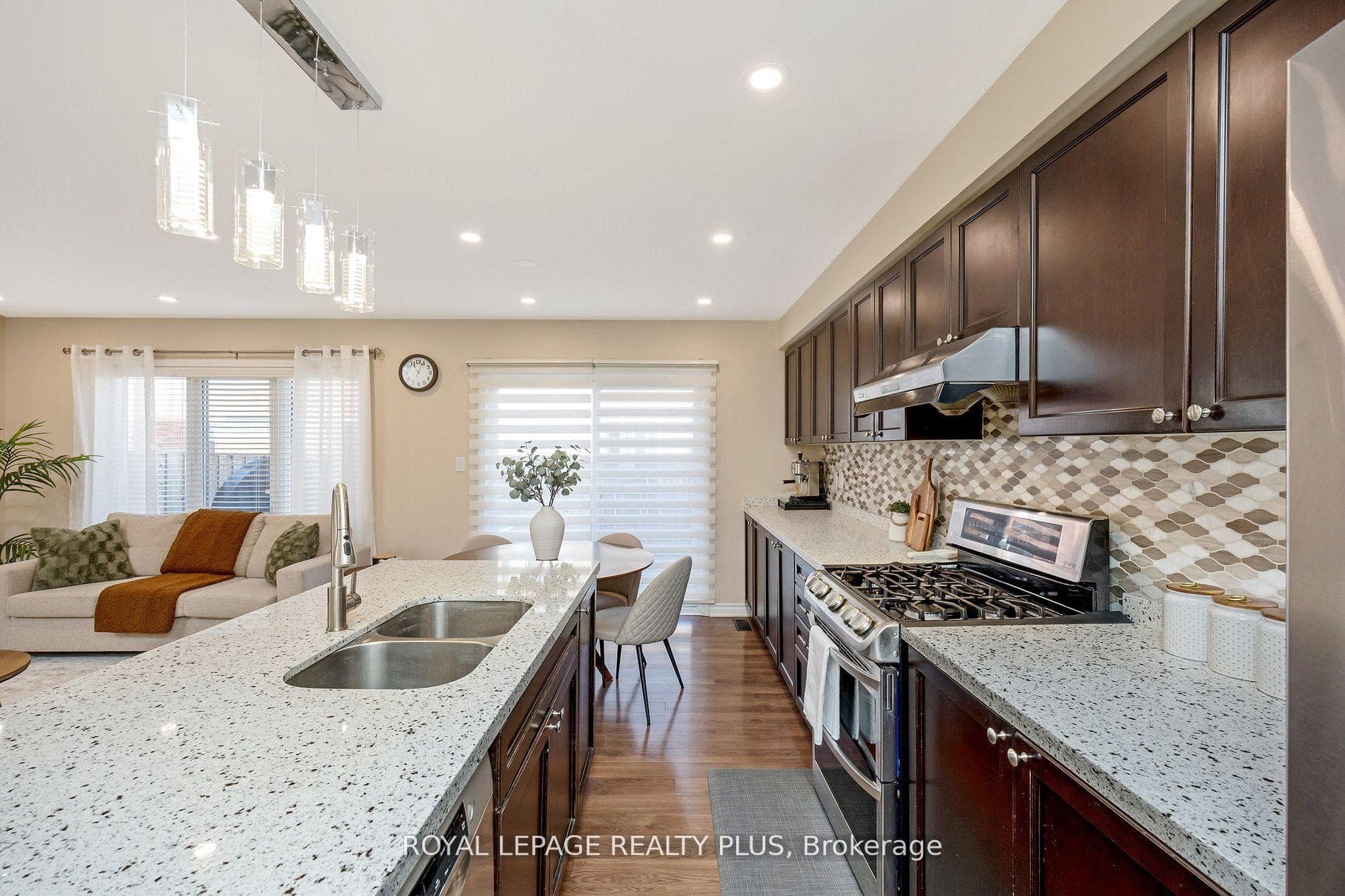 1542 Gainer Crescent - Townhouse photo 13 of 40 in Milton, Ontario